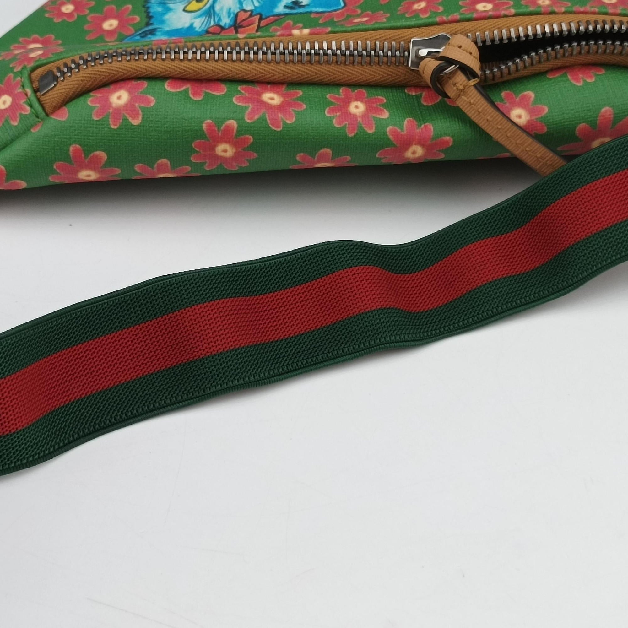 Secondhand Gucci kids GG Top strawberry Print Green × Multi canvas 502095 bum bag/waist bag | stylenewstar