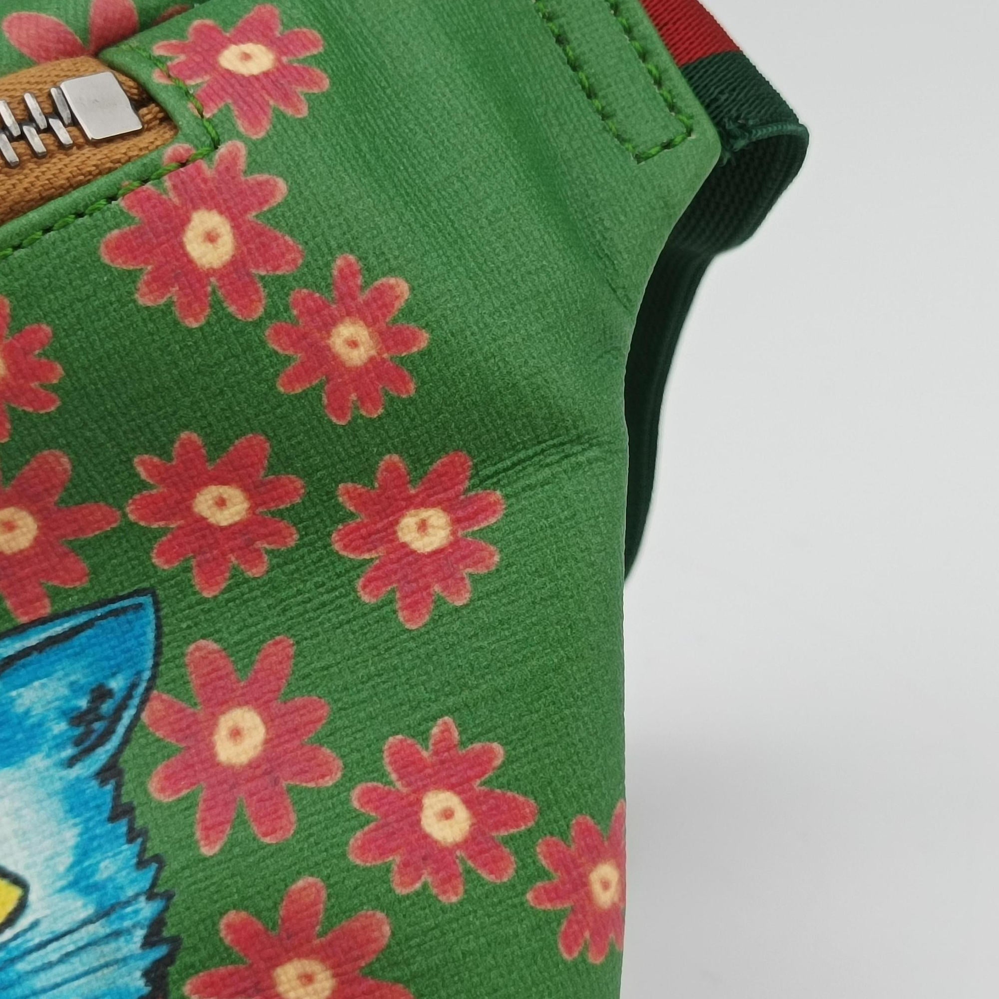 Secondhand Gucci kids GG Top strawberry Print Green × Multi canvas 502095 bum bag/waist bag | stylenewstar