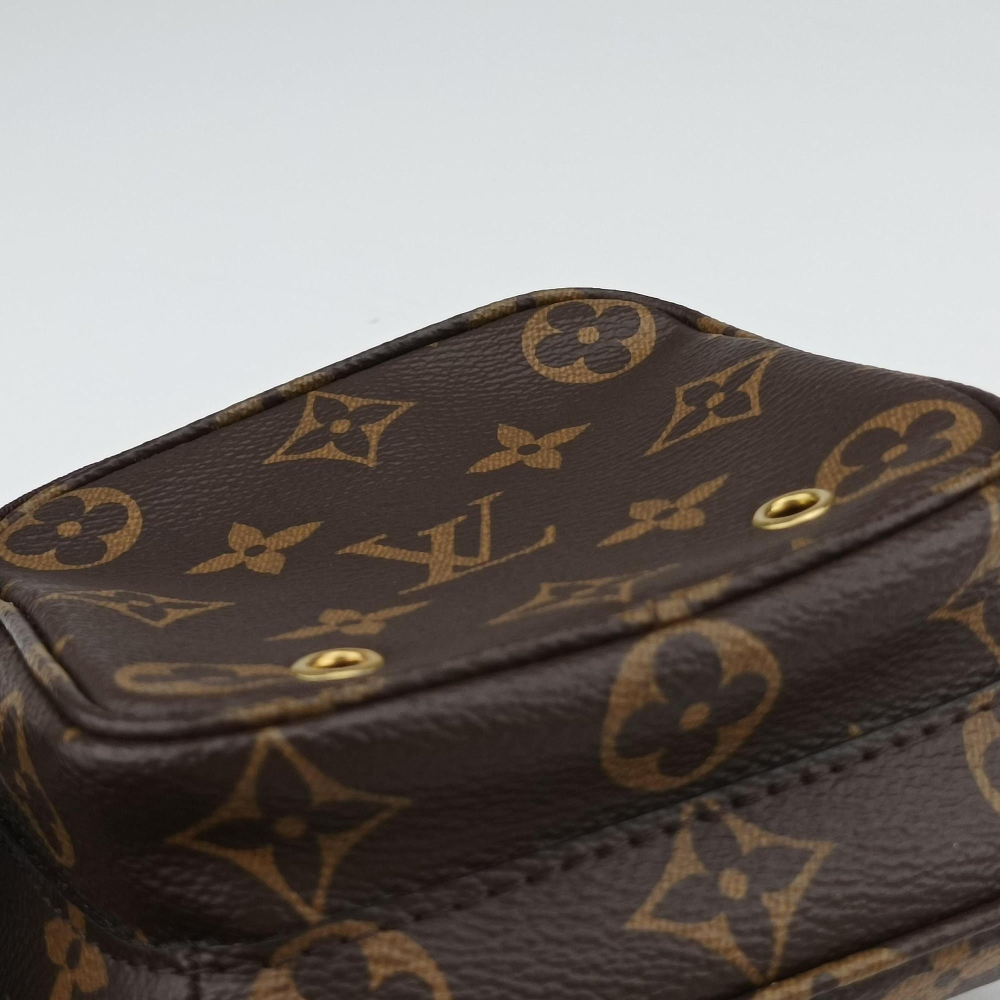 Pre-owned Louis Vuitton Utility Phone Sleeve Brown Monogram Canvas M80746 shoulderbag | stylenewstar