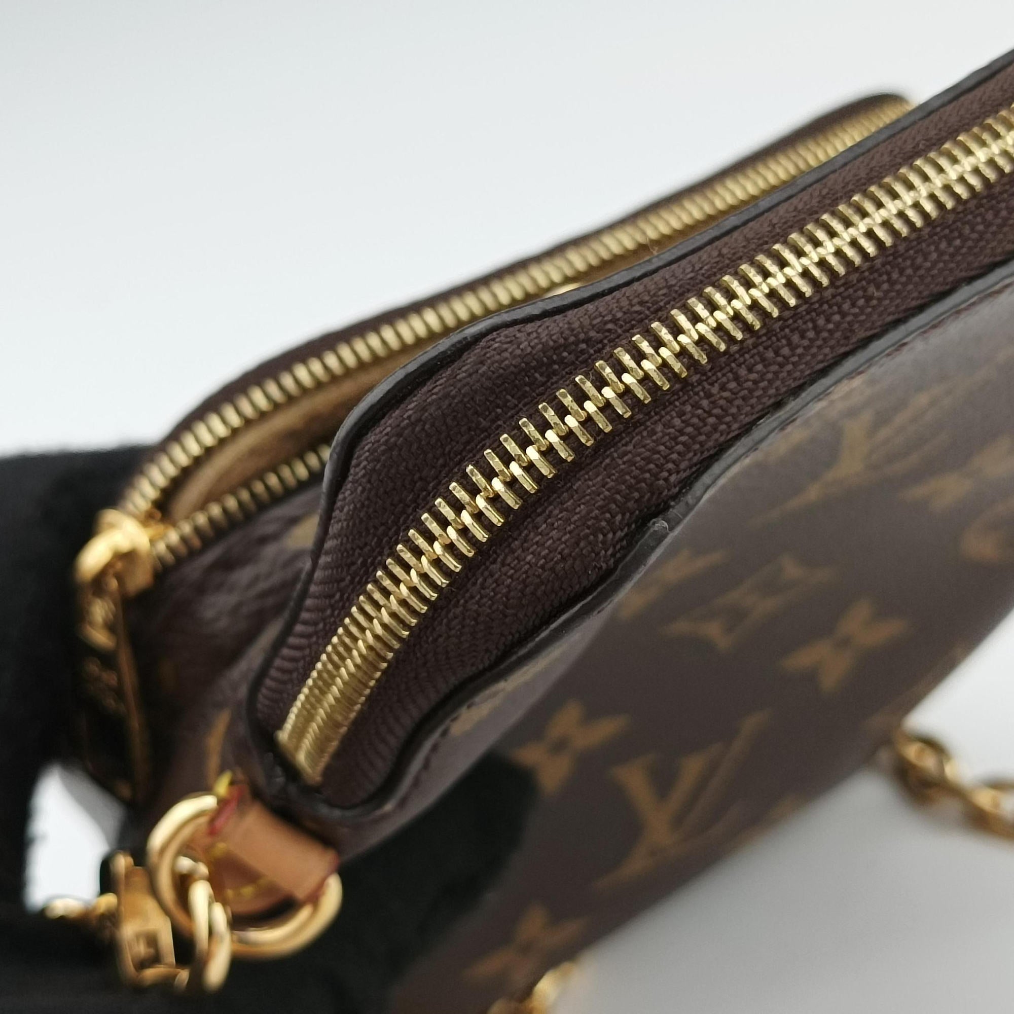 Pre-owned Louis Vuitton Utility Phone Sleeve Brown Monogram Canvas M80746 shoulderbag | stylenewstar