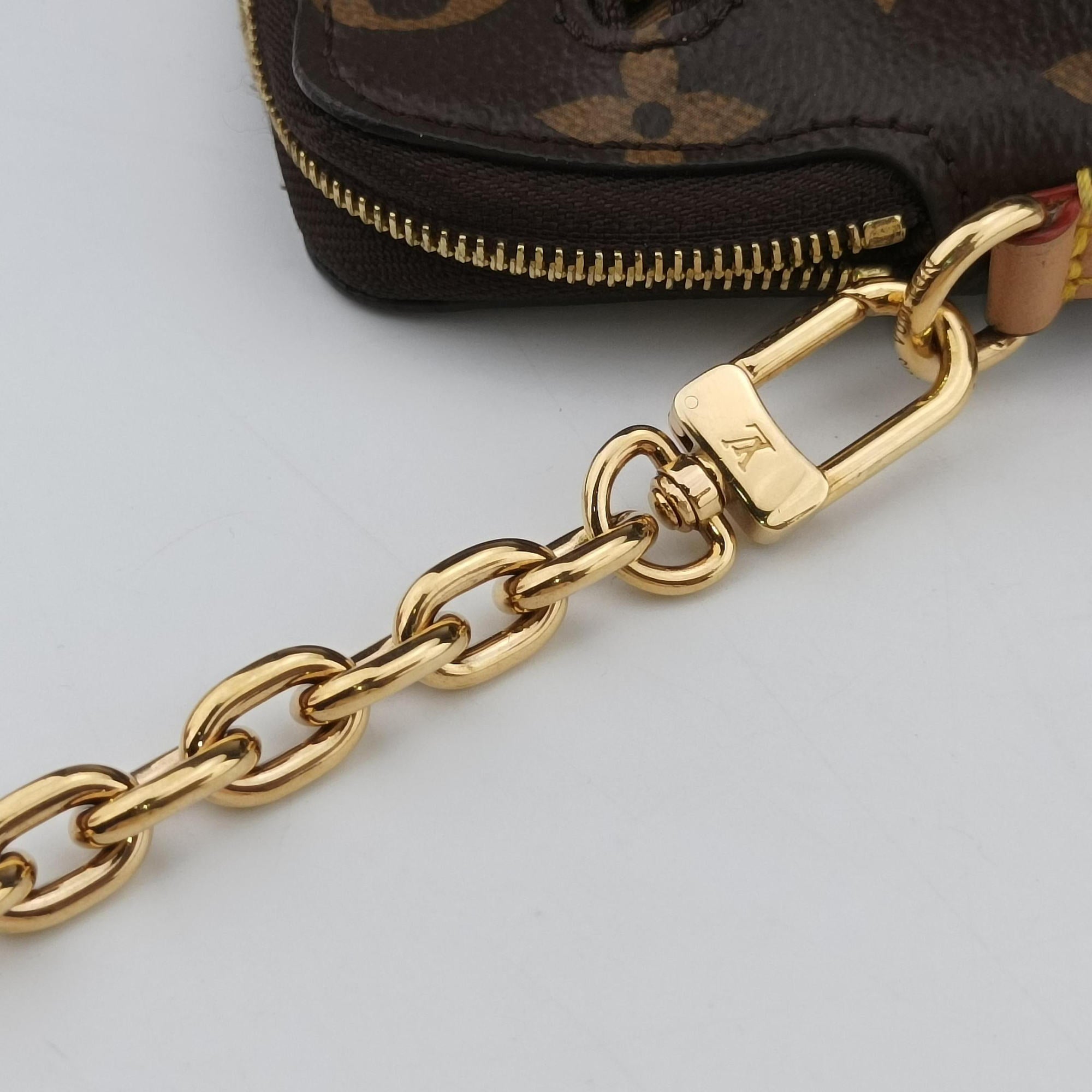 Pre-owned Louis Vuitton Utility Phone Sleeve Brown Monogram Canvas M80746 shoulderbag | stylenewstar