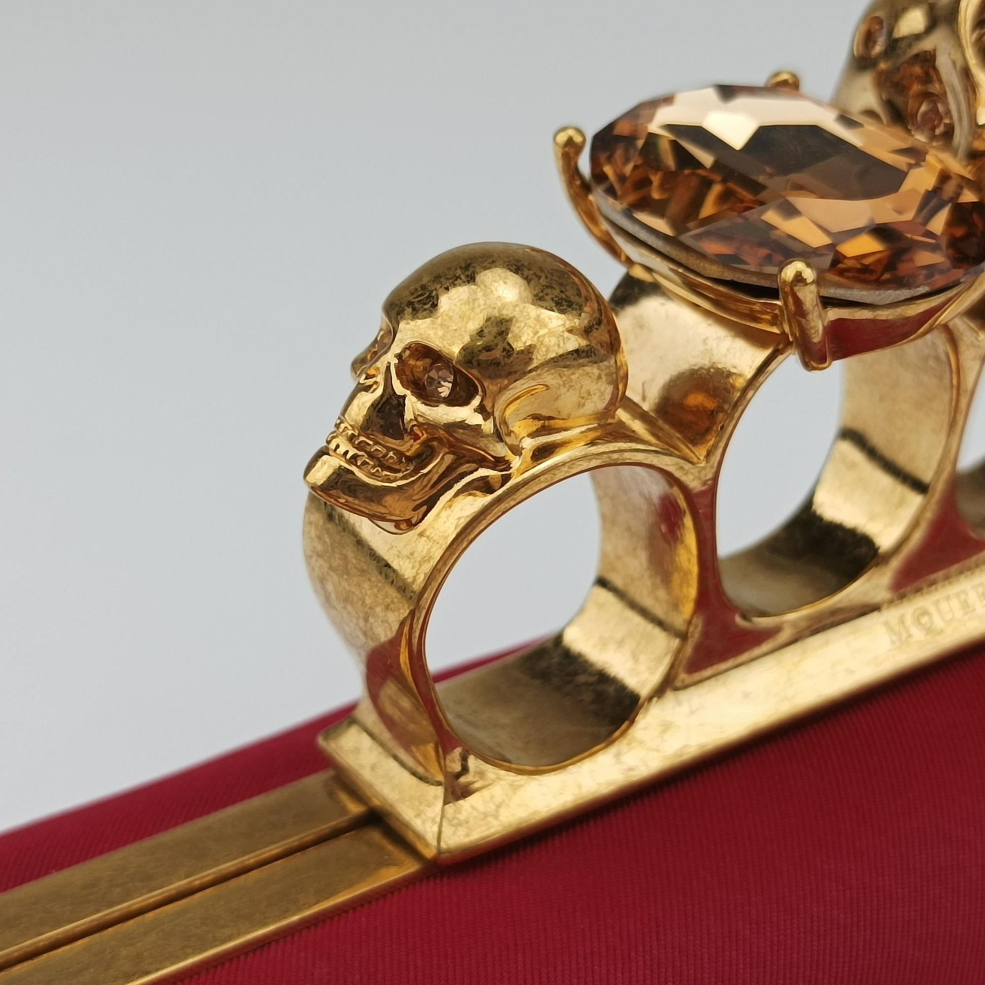 Secondhand Alexander McQueen Four Ring Red Fabric  clutchbag | stylenewstar