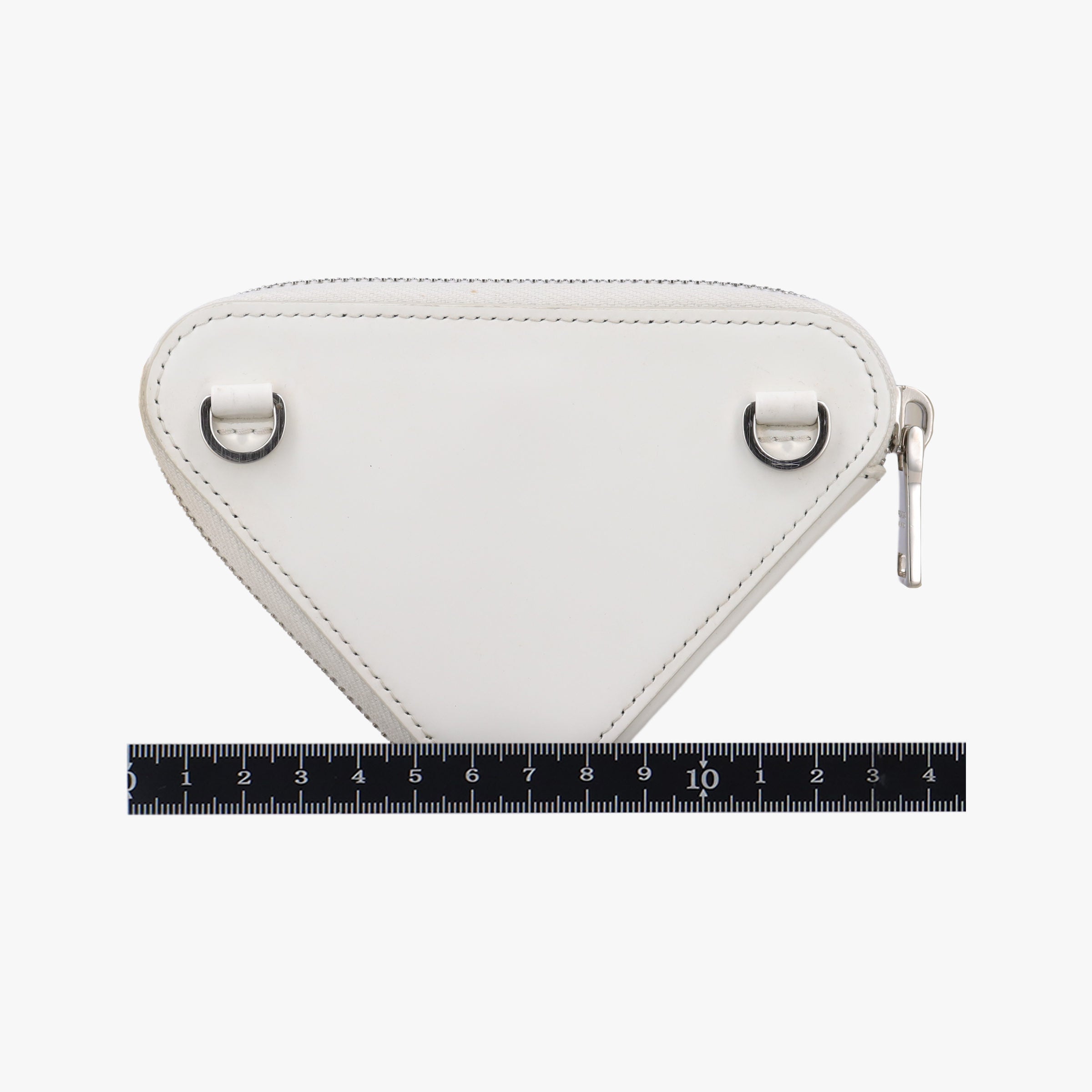 Vintage Prada Triangle Chain Pouch White Leather  shoulderbag | stylenewstar