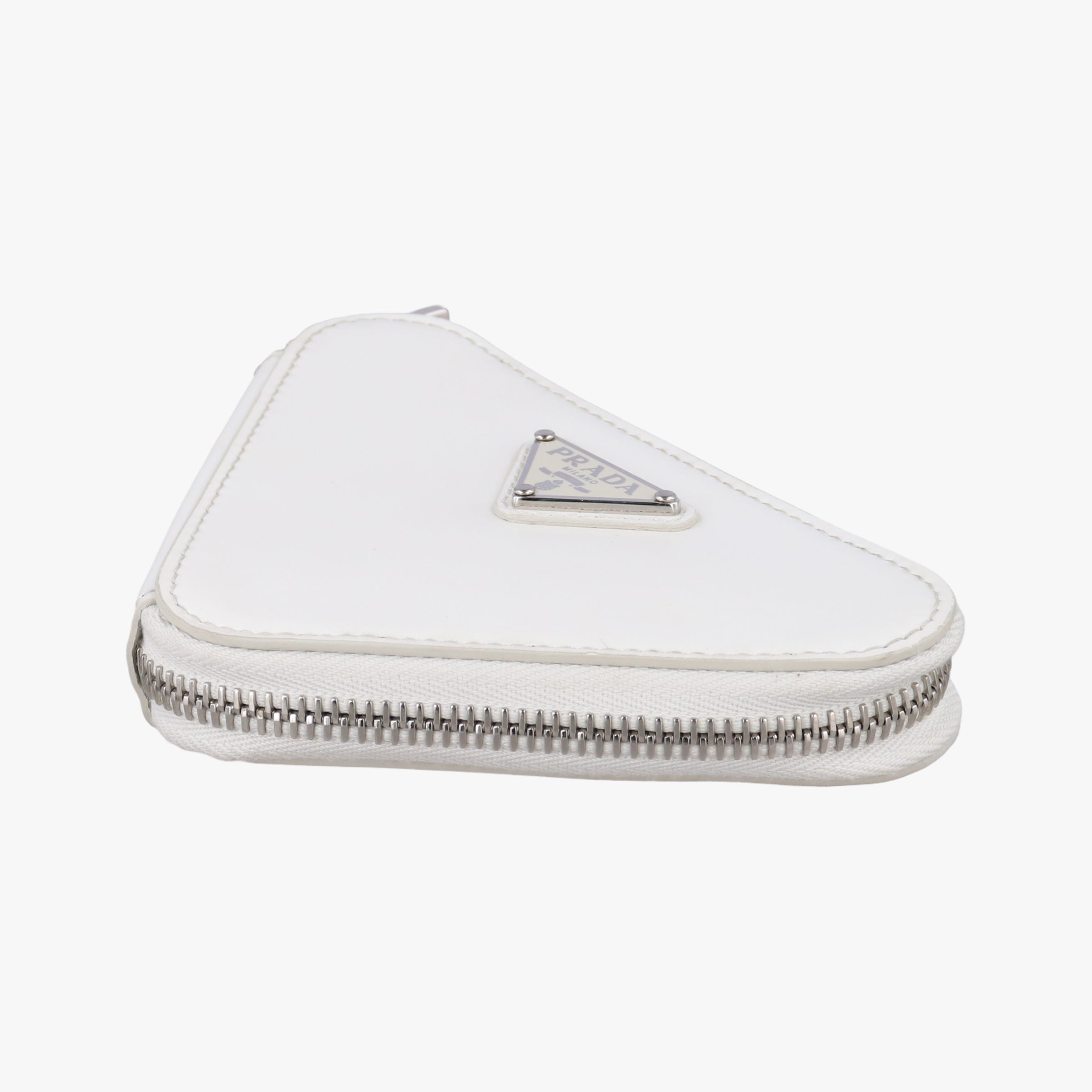 Vintage Prada Triangle Chain Pouch White Leather  shoulderbag | stylenewstar