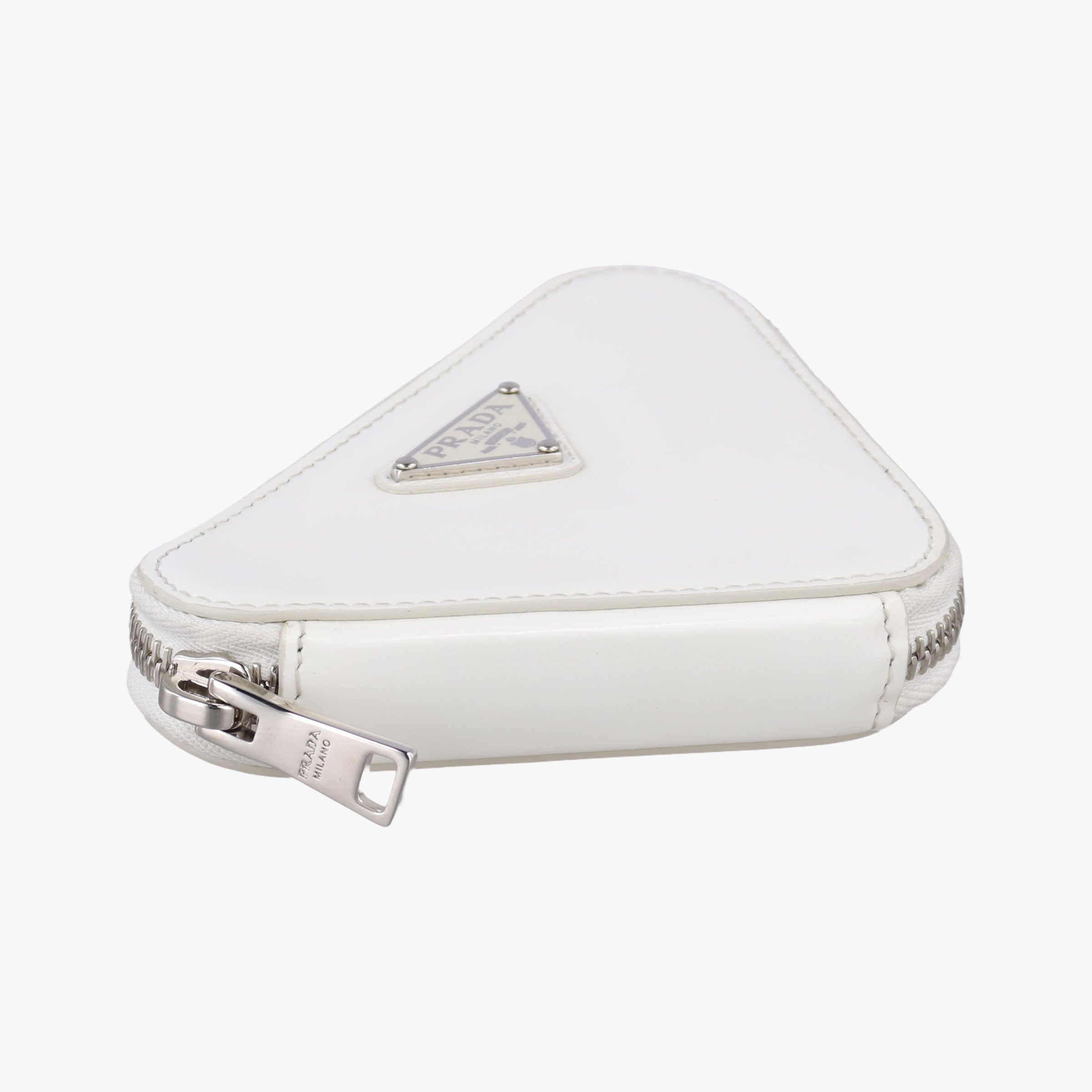 Vintage Prada Triangle Chain Pouch White Leather  shoulderbag | stylenewstar