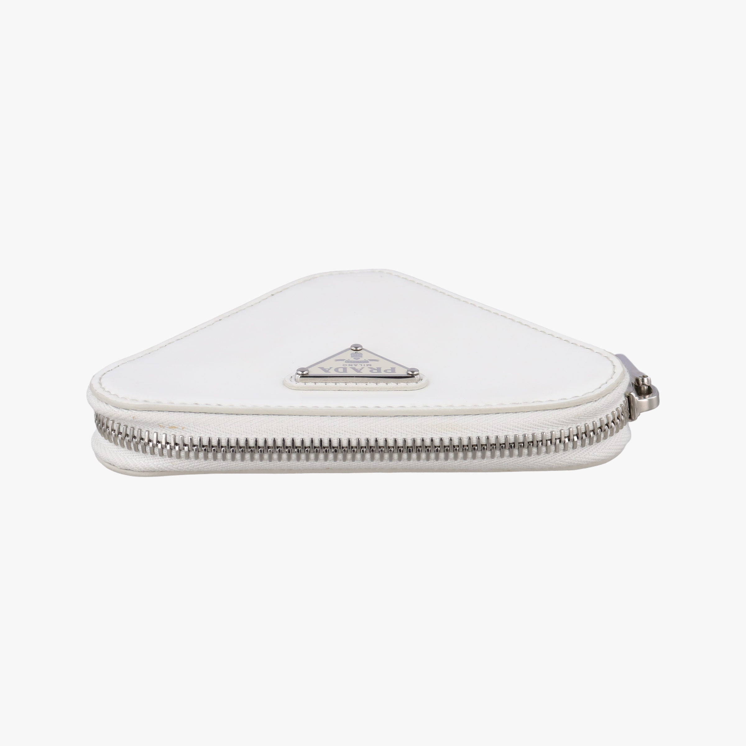 Vintage Prada Triangle Chain Pouch White Leather  shoulderbag | stylenewstar