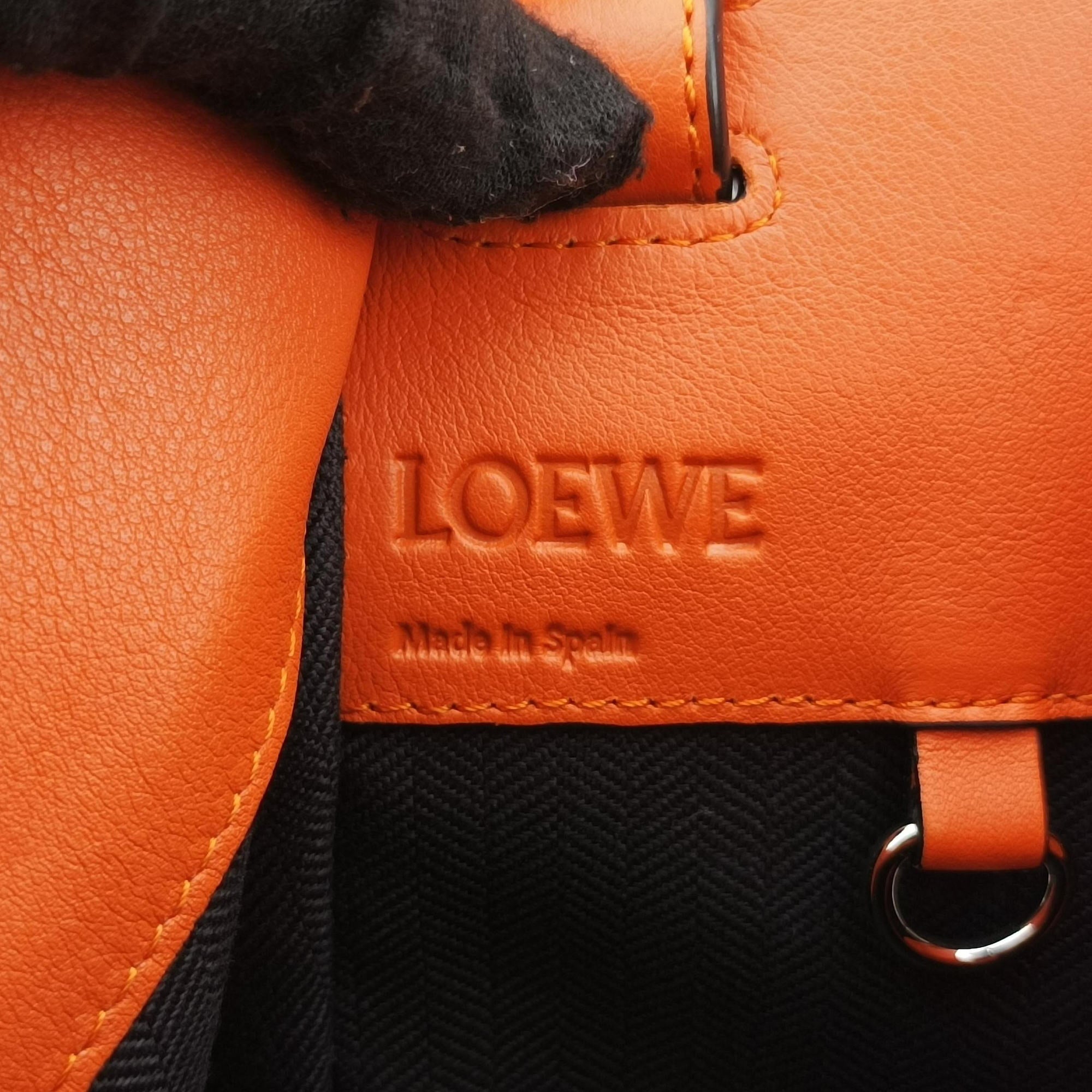 Pre-owned Loewe hammock Orange leather  shoulderbag | stylenewstar