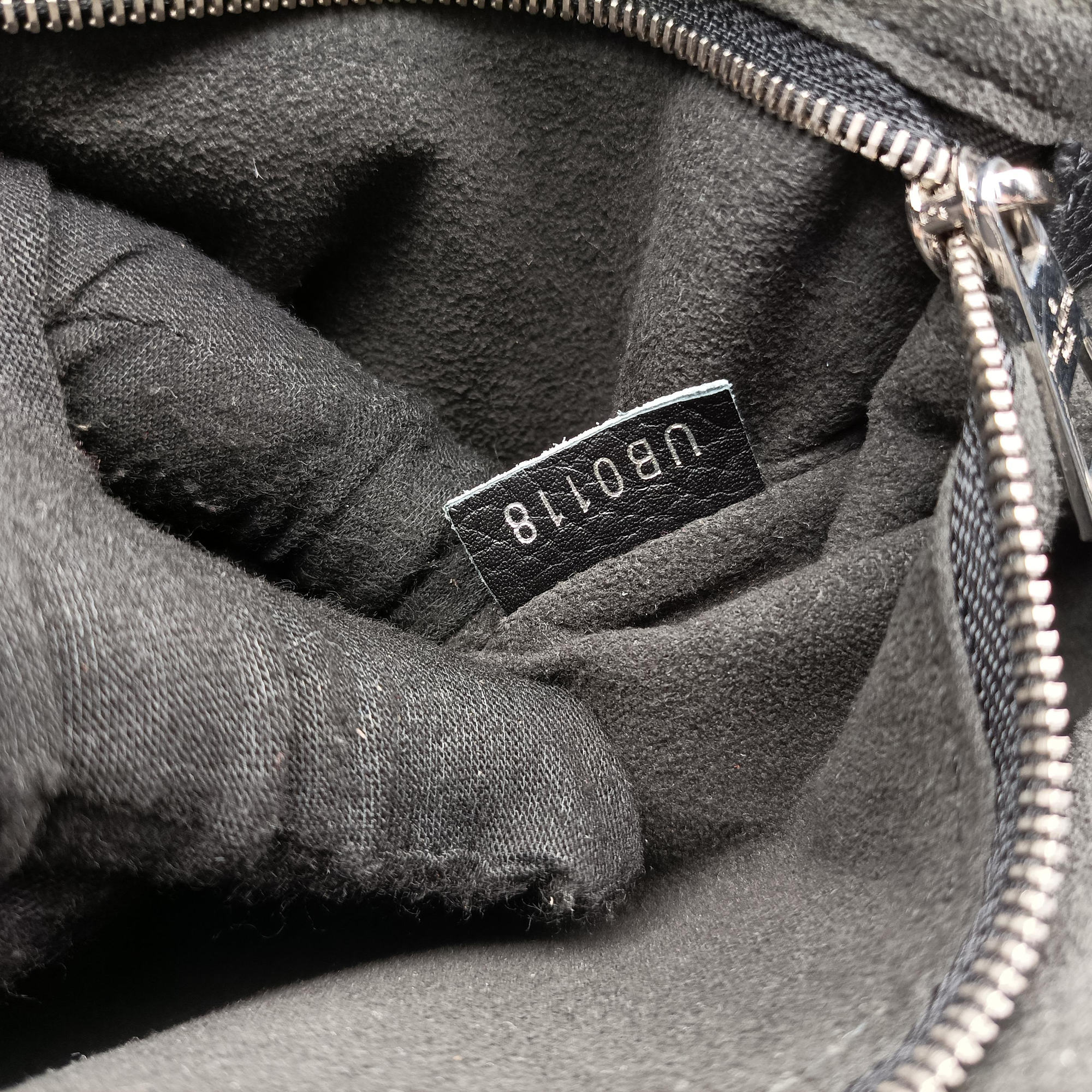 Secondhand Louis Vuitton Armand Briefcase MM Noir Taurillon leather M54381 shoulderbag | stylenewstar
