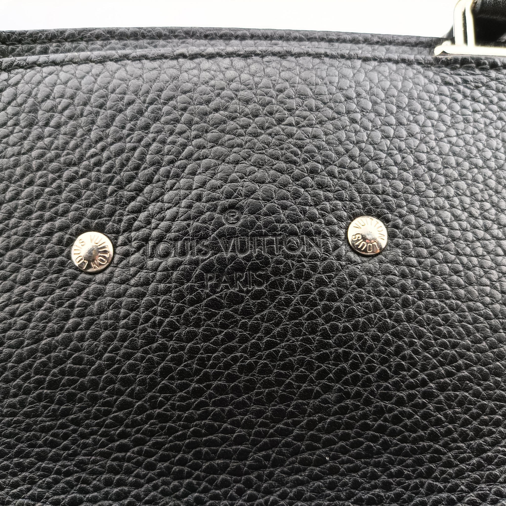 Secondhand Louis Vuitton Armand Briefcase MM Noir Taurillon leather M54381 shoulderbag | stylenewstar