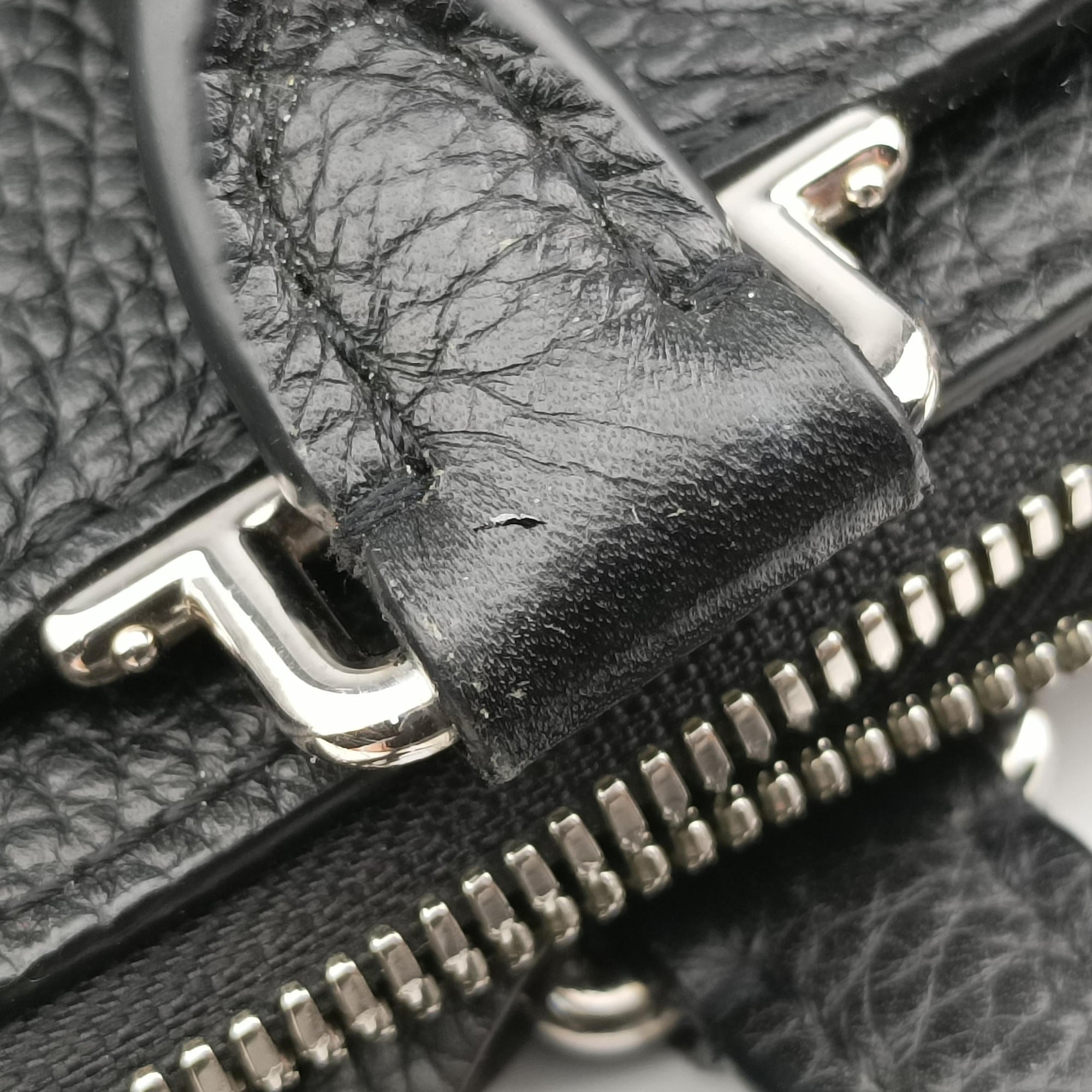 Secondhand Louis Vuitton Armand Briefcase MM Noir Taurillon leather M54381 shoulderbag | stylenewstar