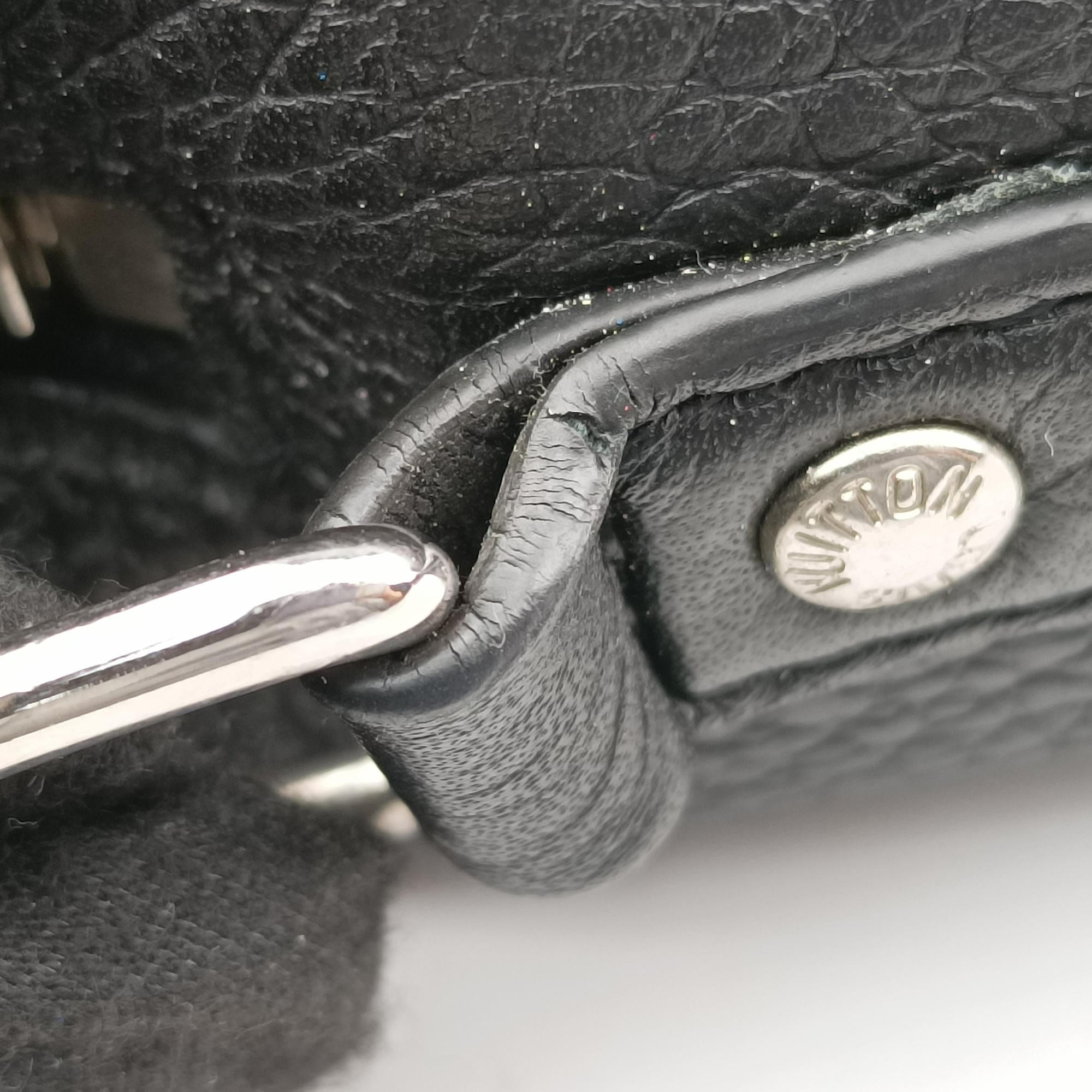 Secondhand Louis Vuitton Armand Briefcase MM Noir Taurillon leather M54381 shoulderbag | stylenewstar