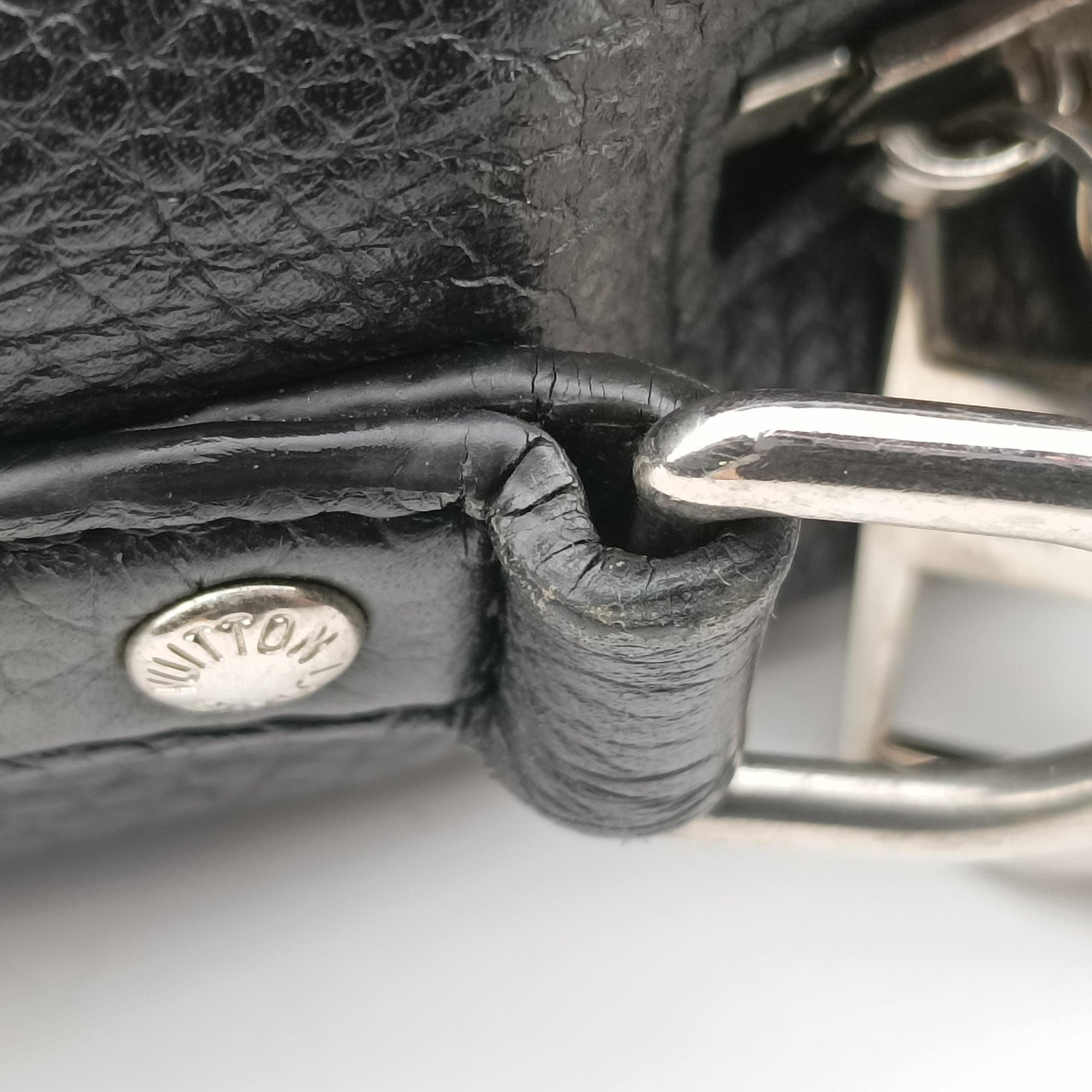 Secondhand Louis Vuitton Armand Briefcase MM Noir Taurillon leather M54381 shoulderbag | stylenewstar