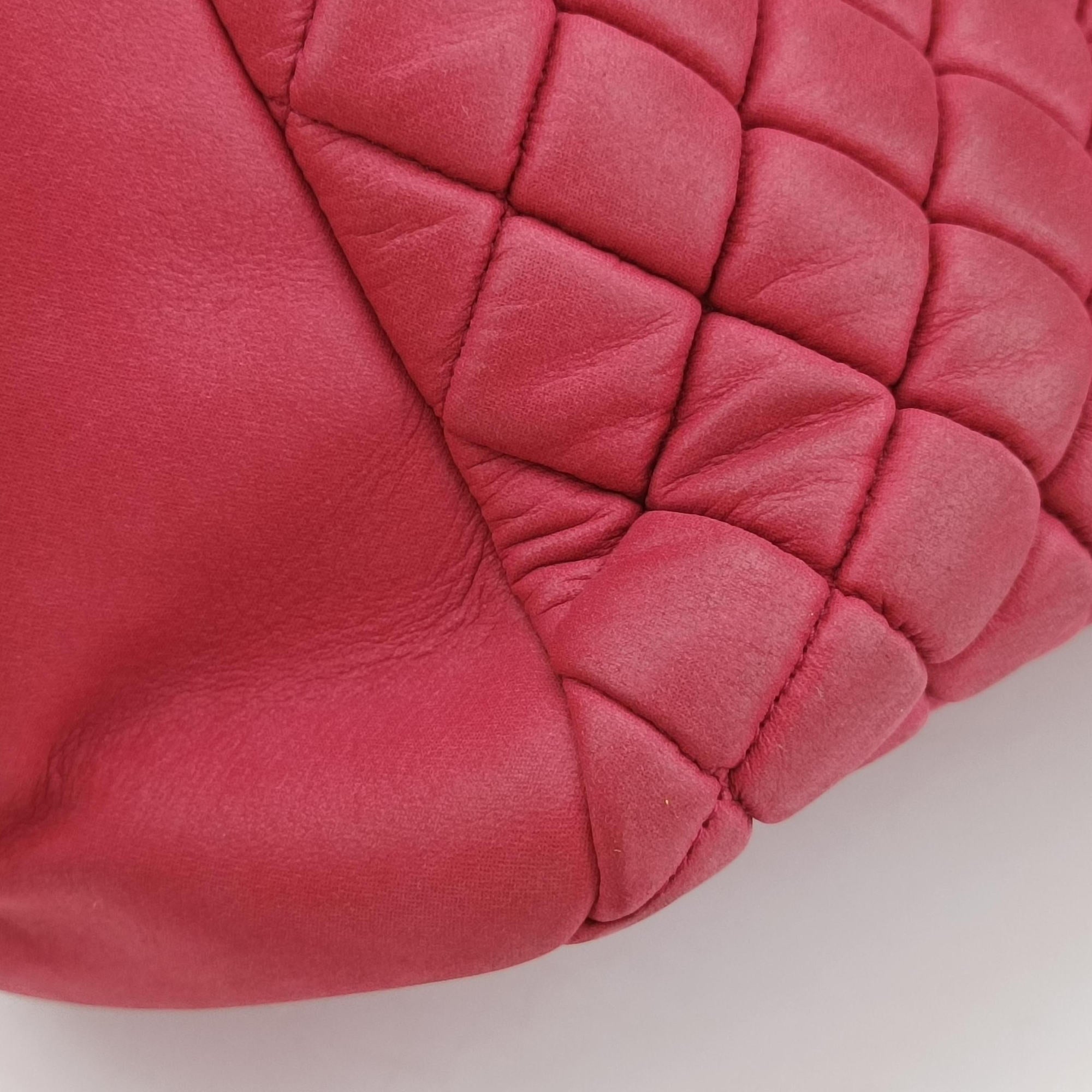 Pre-owned Chanel Matelasse cocomark Mademoiselle Red Iridescent Calfskin A67389 handbag | stylenewstar