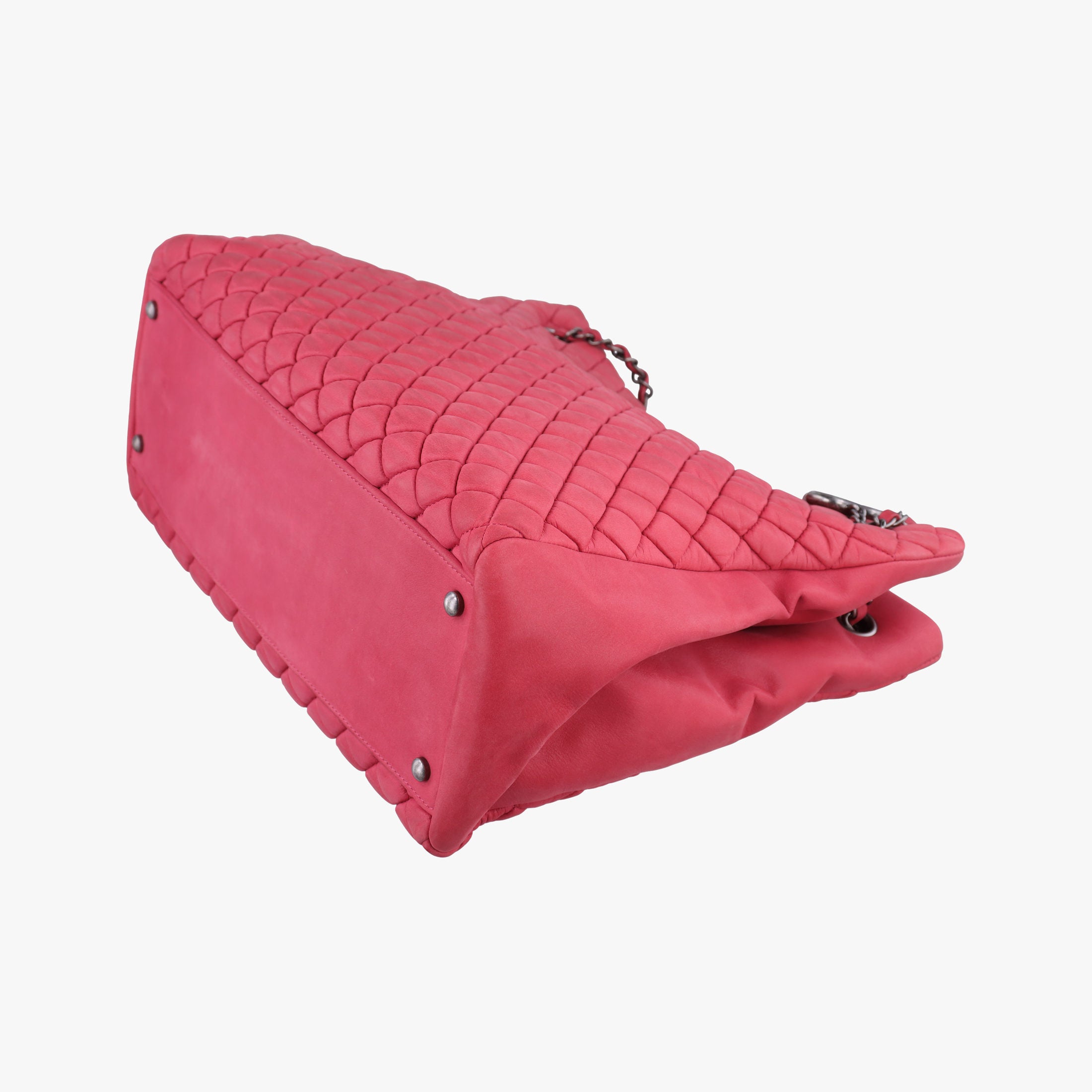 Pre-owned Chanel Matelasse cocomark Mademoiselle Red Iridescent Calfskin A67389 handbag | stylenewstar