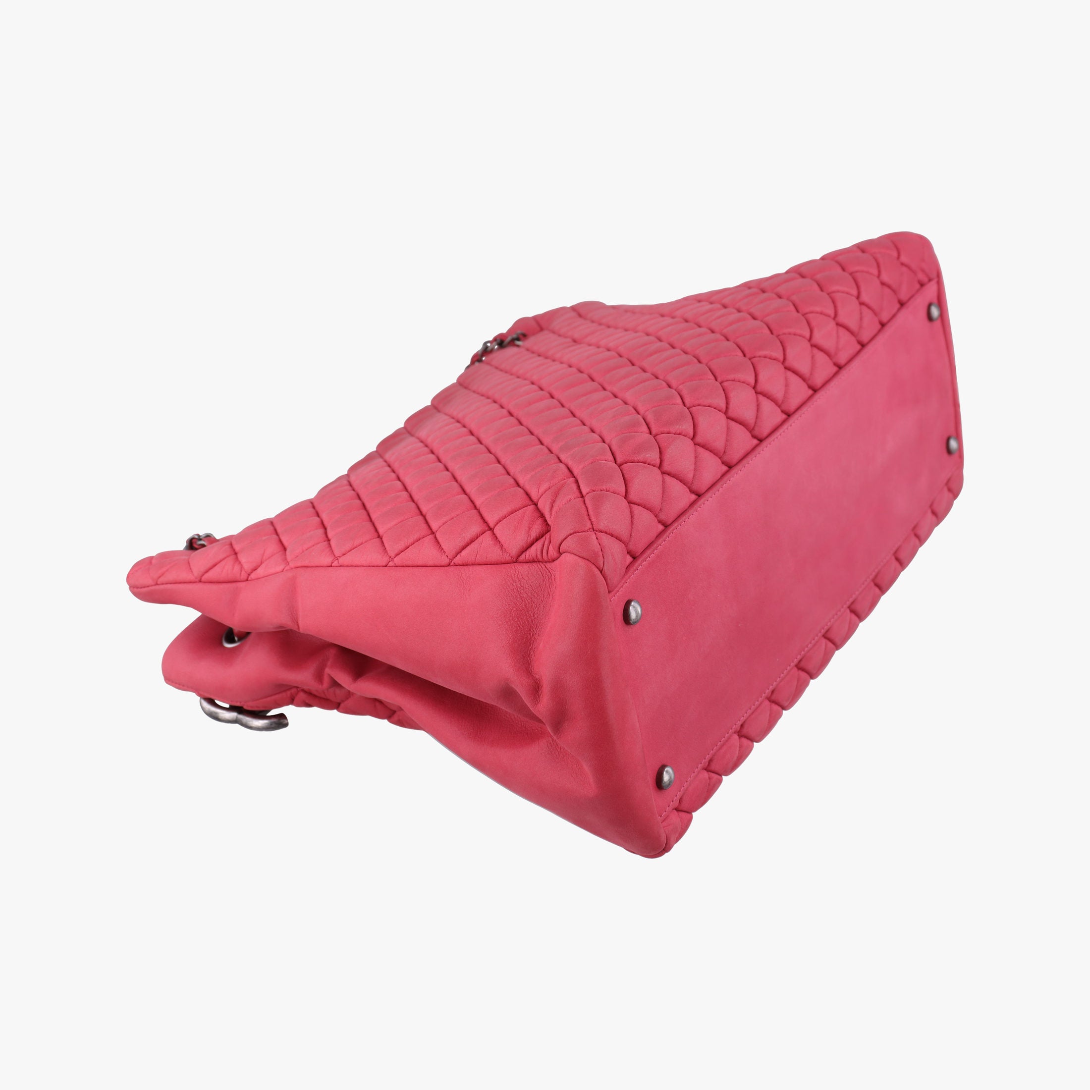 Pre-owned Chanel Matelasse cocomark Mademoiselle Red Iridescent Calfskin A67389 handbag | stylenewstar