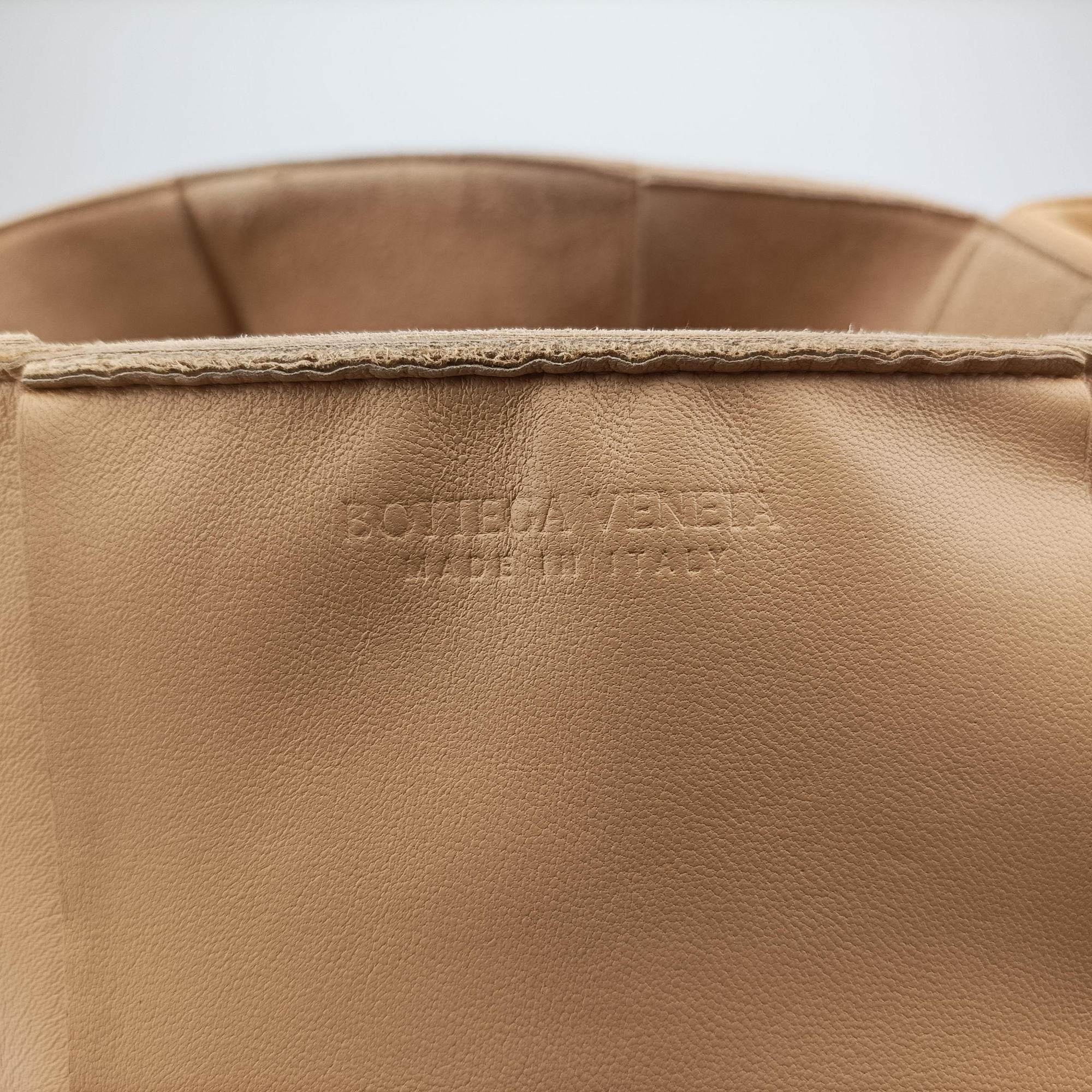 Pre-owned Bottega Veneta THE ARCO Tote khaki lambskin  handbag | stylenewstar