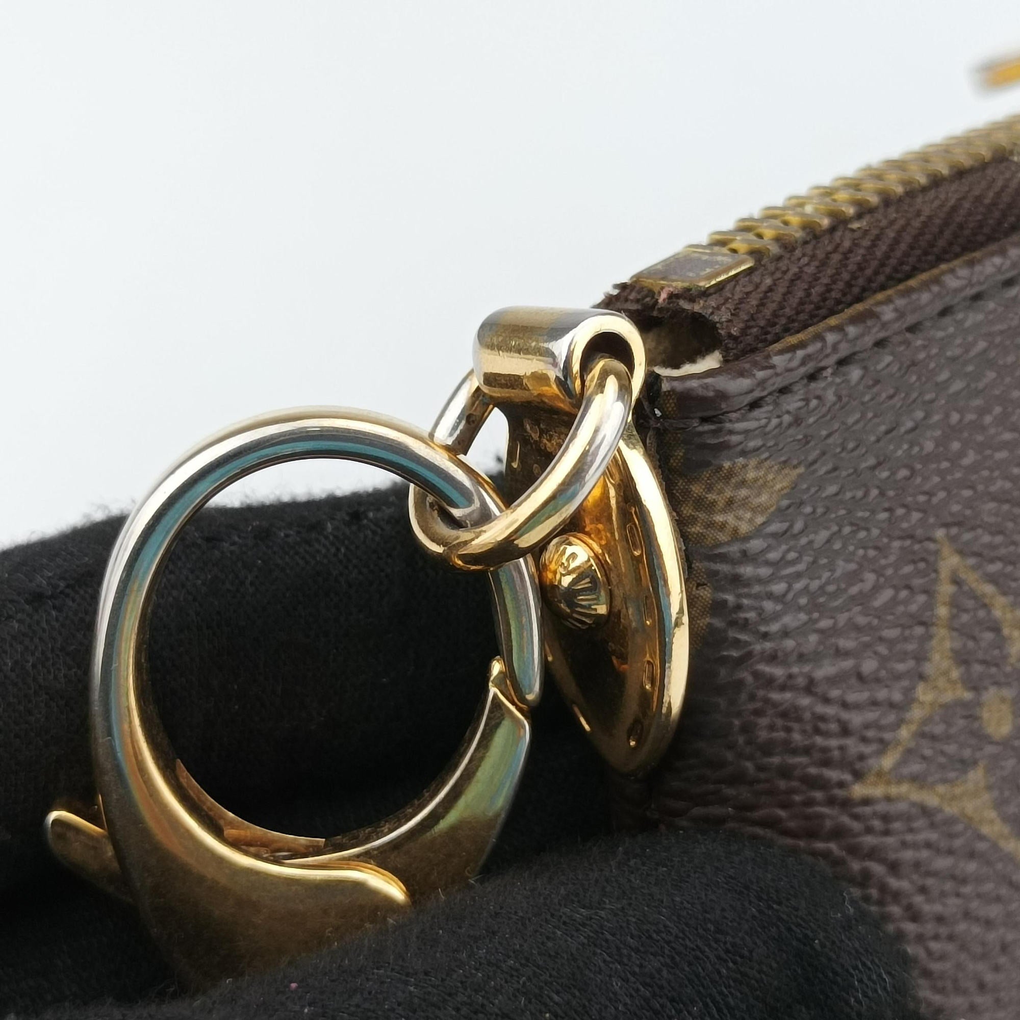 Pre-owned Louis Vuitton Pochette Mila MM brown Monogram Canvas M60094 shoulderbag | stylenewstar