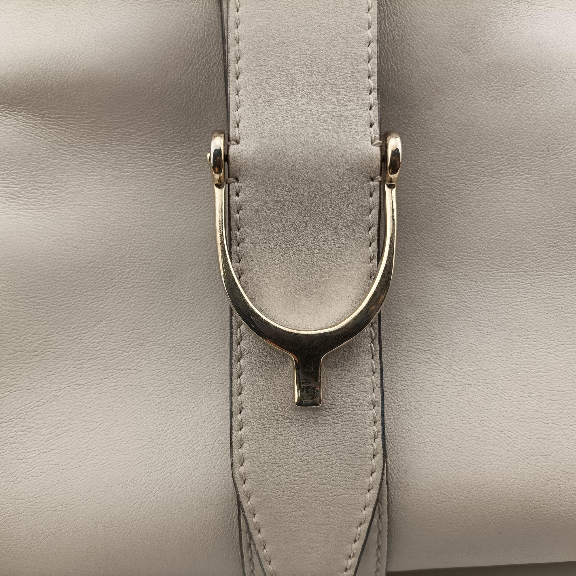 Pre-owned Gucci Stirrup White Leather 277514 handbag | stylenewstar