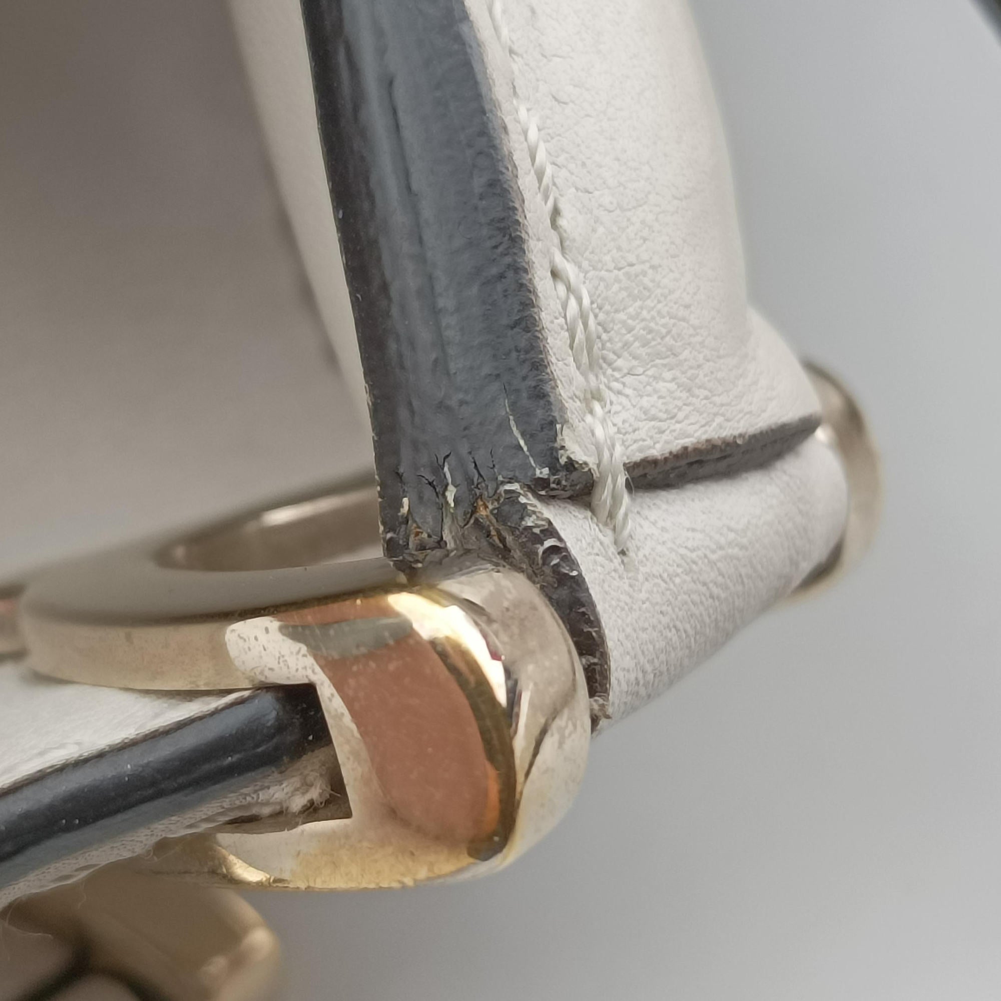 Pre-owned Gucci Stirrup White Leather 277514 handbag | stylenewstar