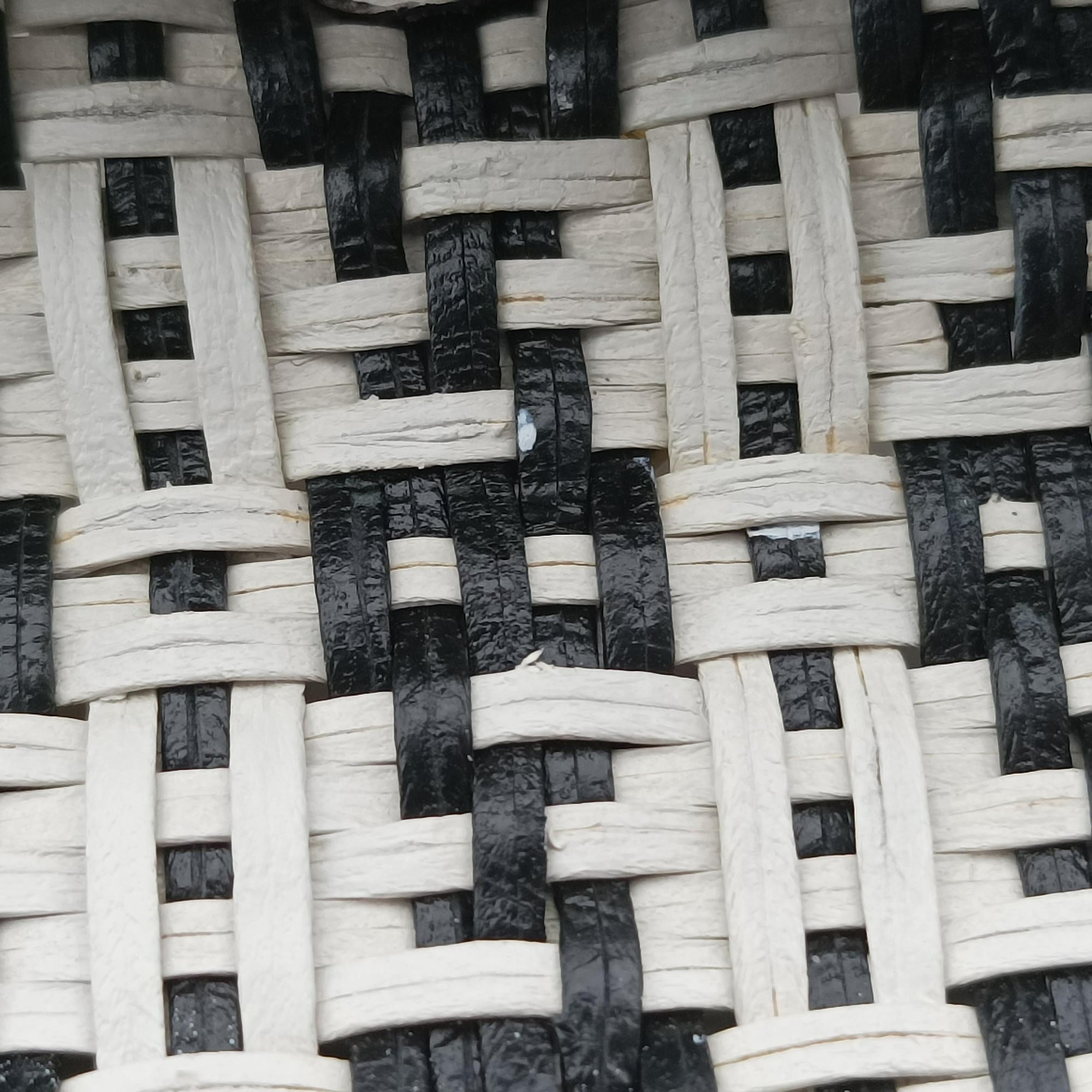 Secondhand Fendi Nano Baguette Charm Black/White Leather 7AR844 shoulderbag | stylenewstar