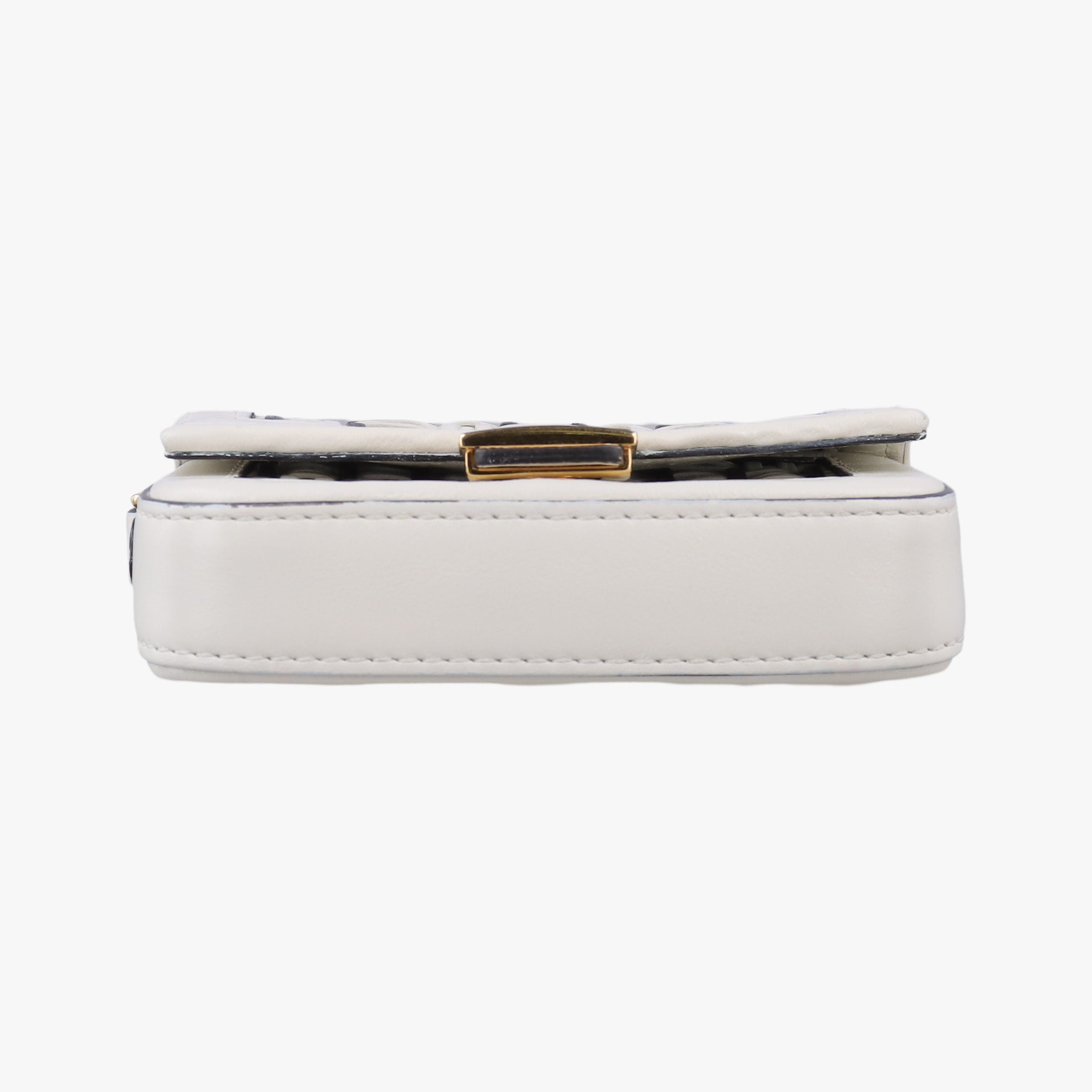 Secondhand Fendi Nano Baguette Charm Black/White Leather 7AR844 shoulderbag | stylenewstar