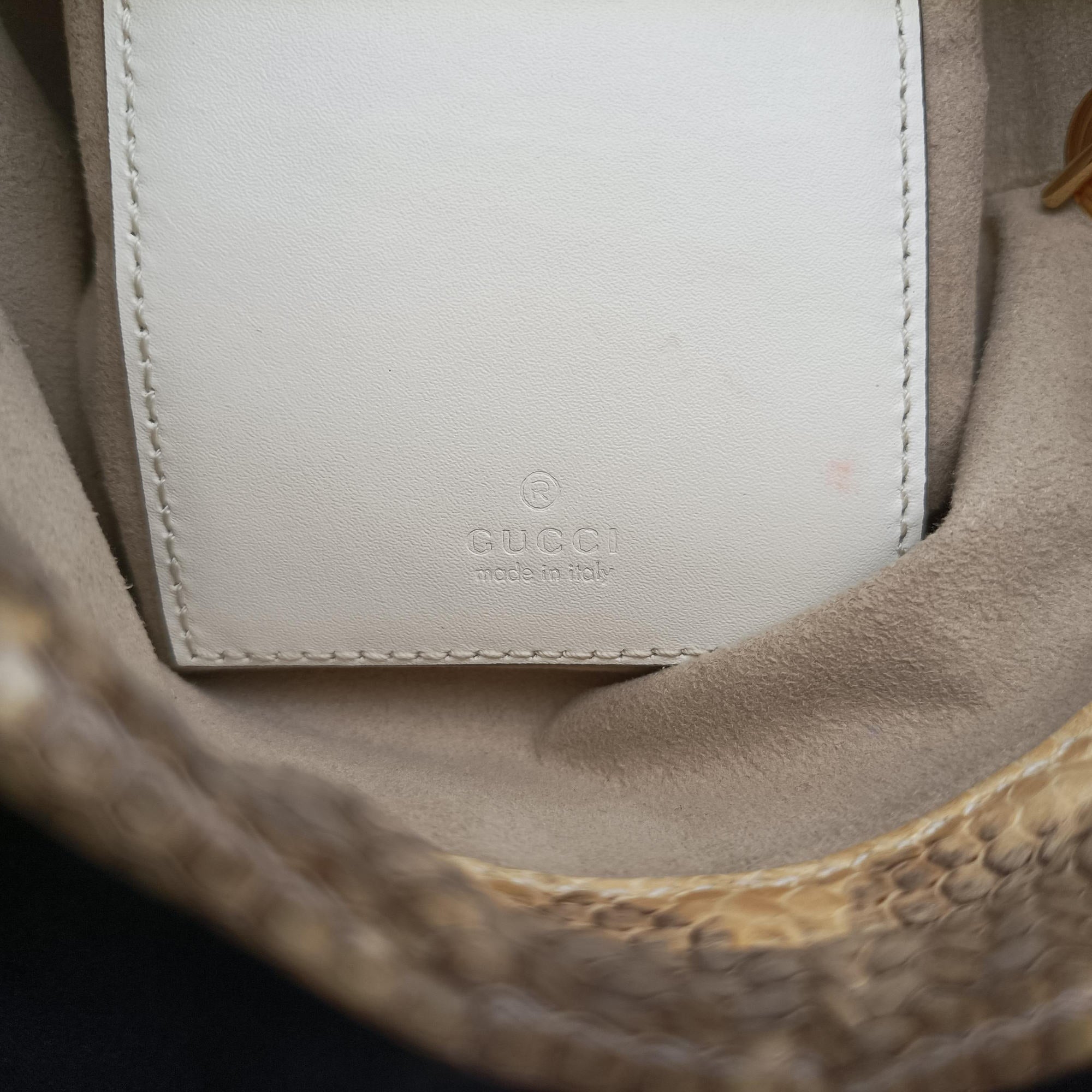 Pre-owned Gucci Zumi Mini Drawstring Bucket Beige x Multicolor snakeskin 576432 shoulderbag | stylenewstar