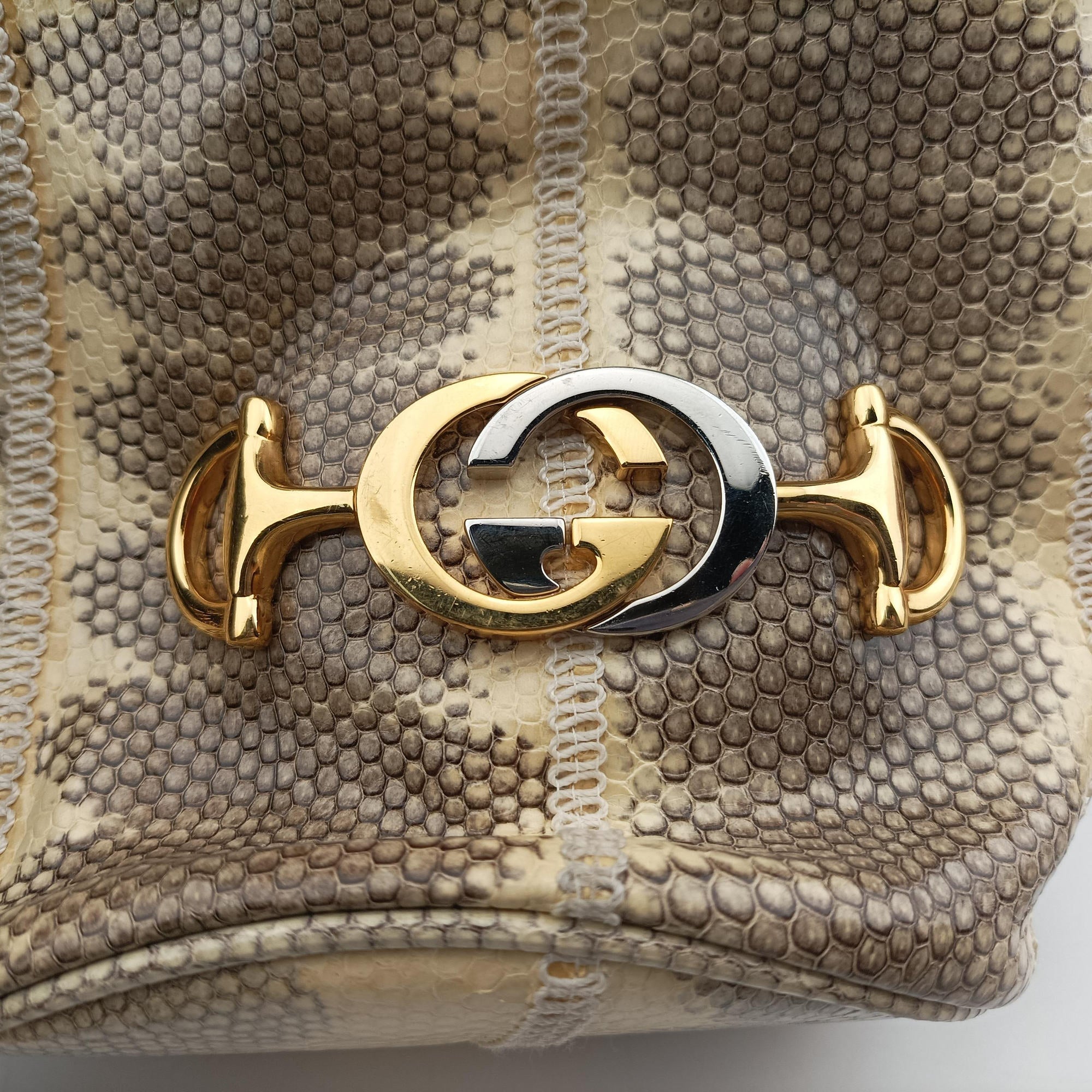 Pre-owned Gucci Zumi Mini Drawstring Bucket Beige x Multicolor snakeskin 576432 shoulderbag | stylenewstar