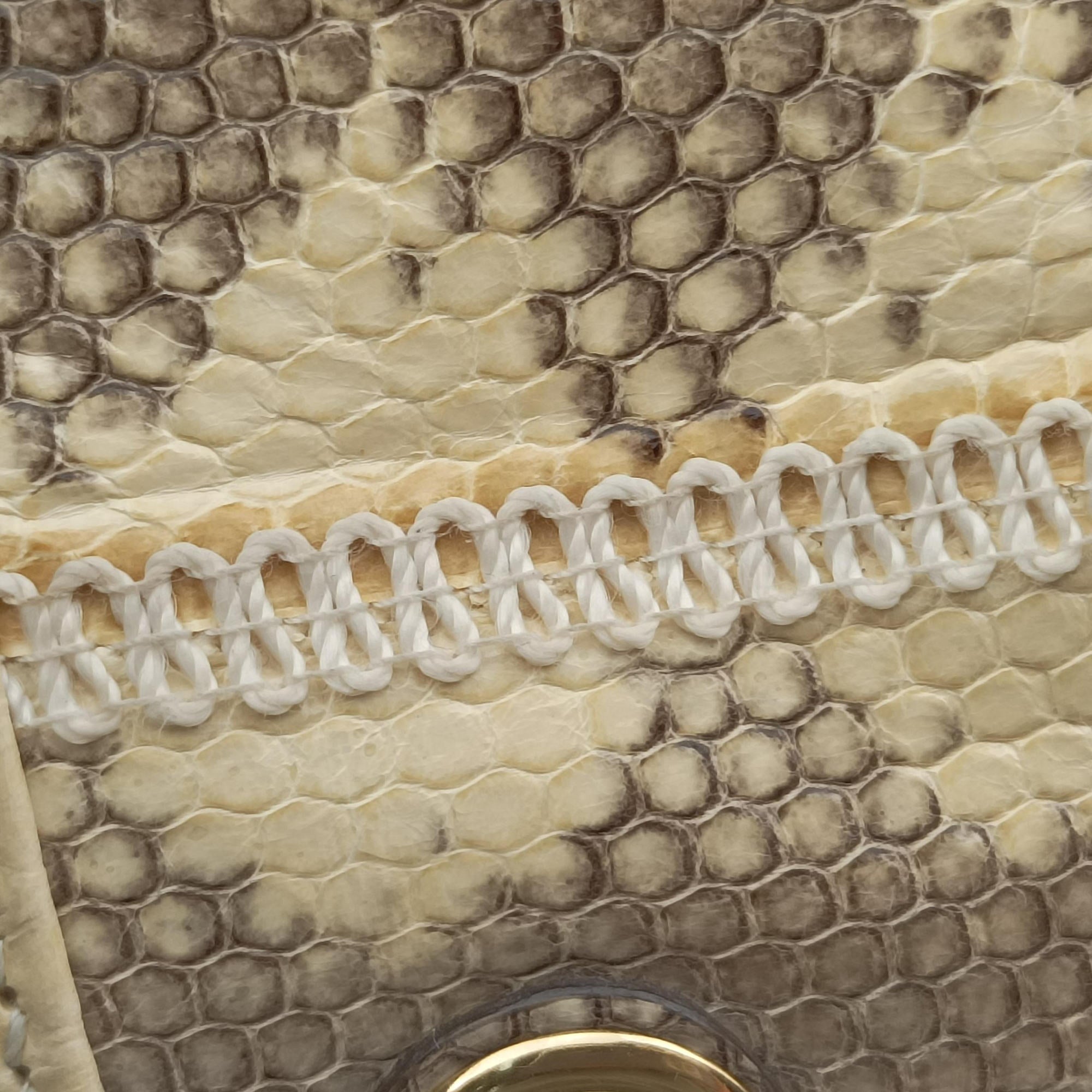Pre-owned Gucci Zumi Mini Drawstring Bucket Beige x Multicolor snakeskin 576432 shoulderbag | stylenewstar