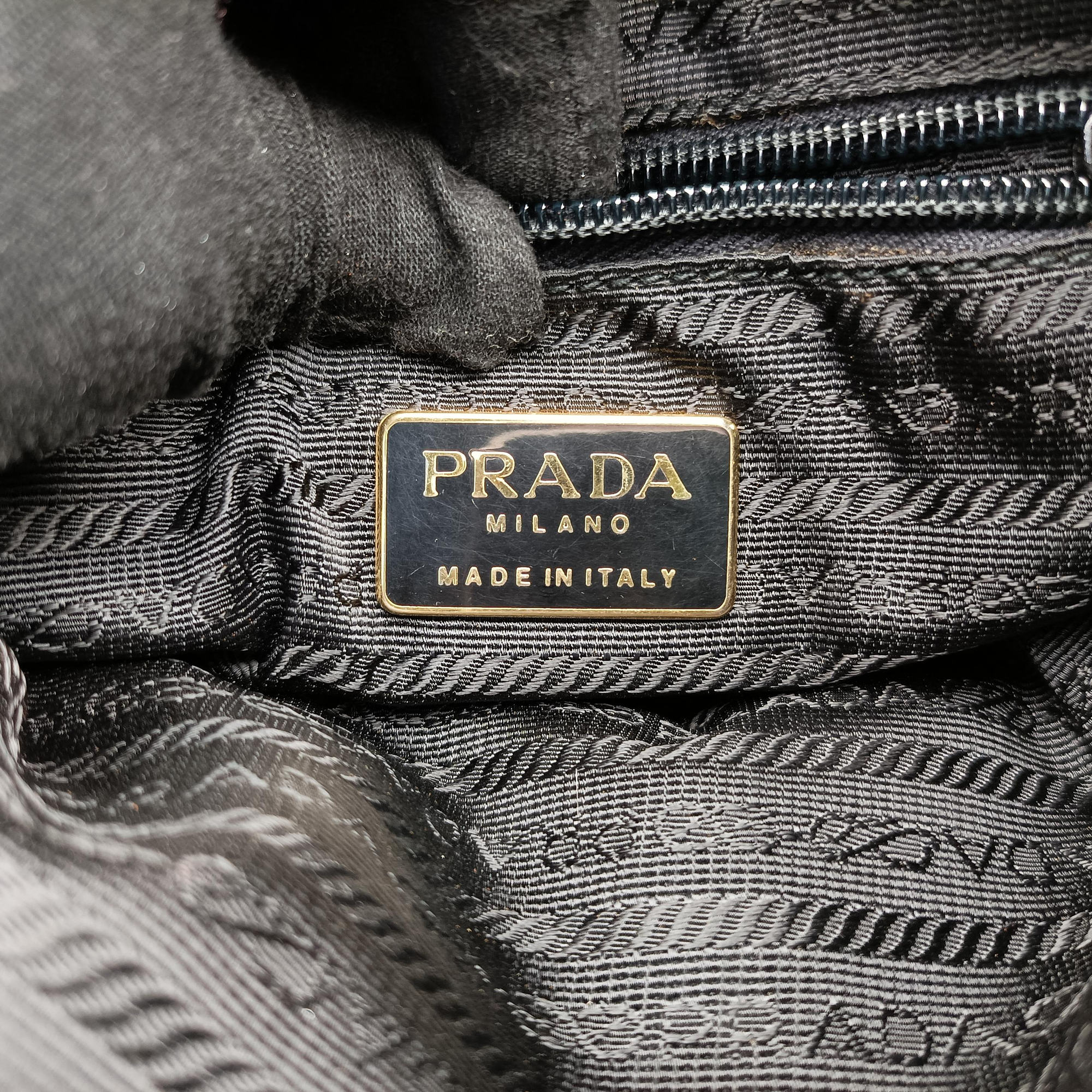 Pre-owned Prada quilted tessuto Green Nylon x leather  shoulderbag | stylenewstar