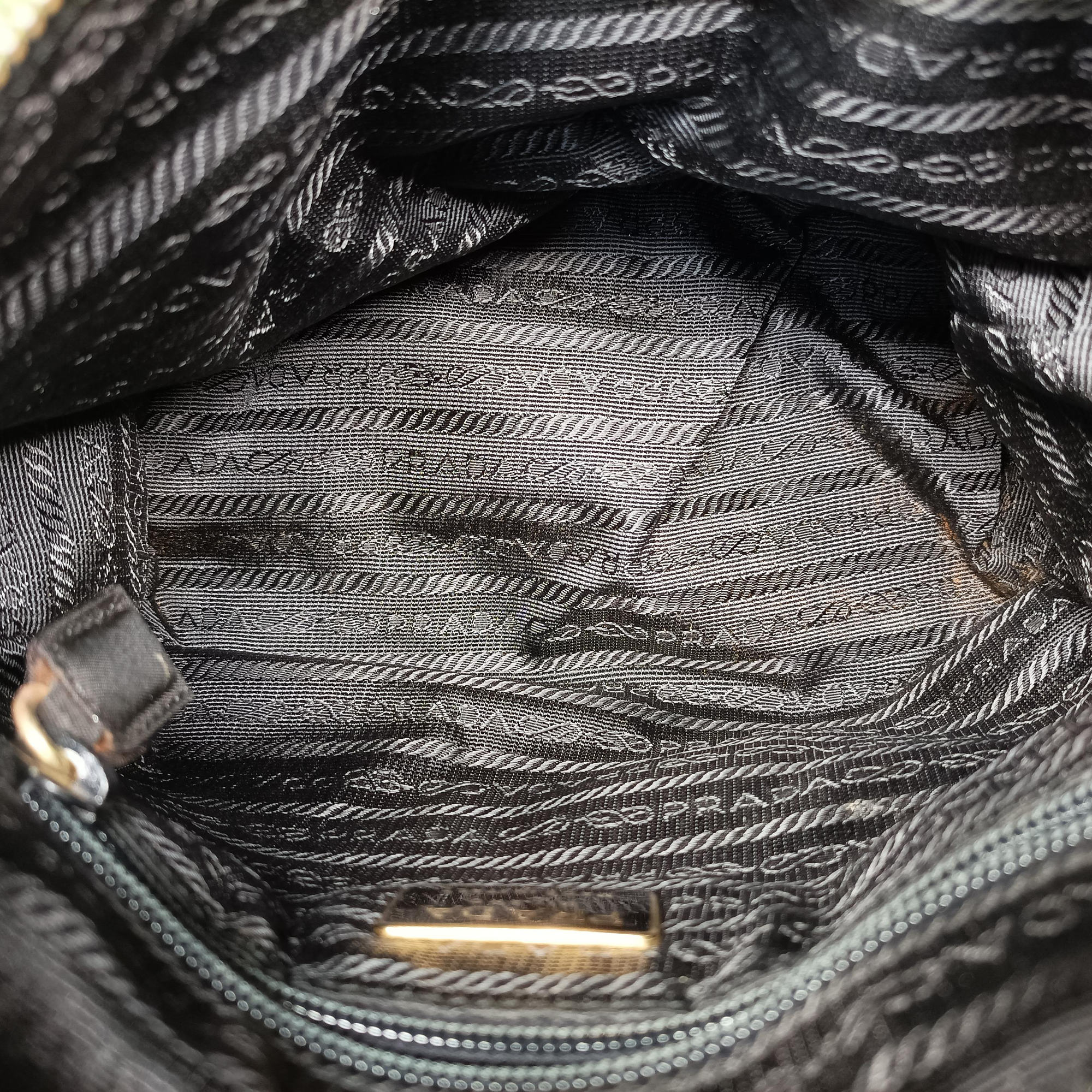 Pre-owned Prada quilted tessuto Green Nylon x leather  shoulderbag | stylenewstar