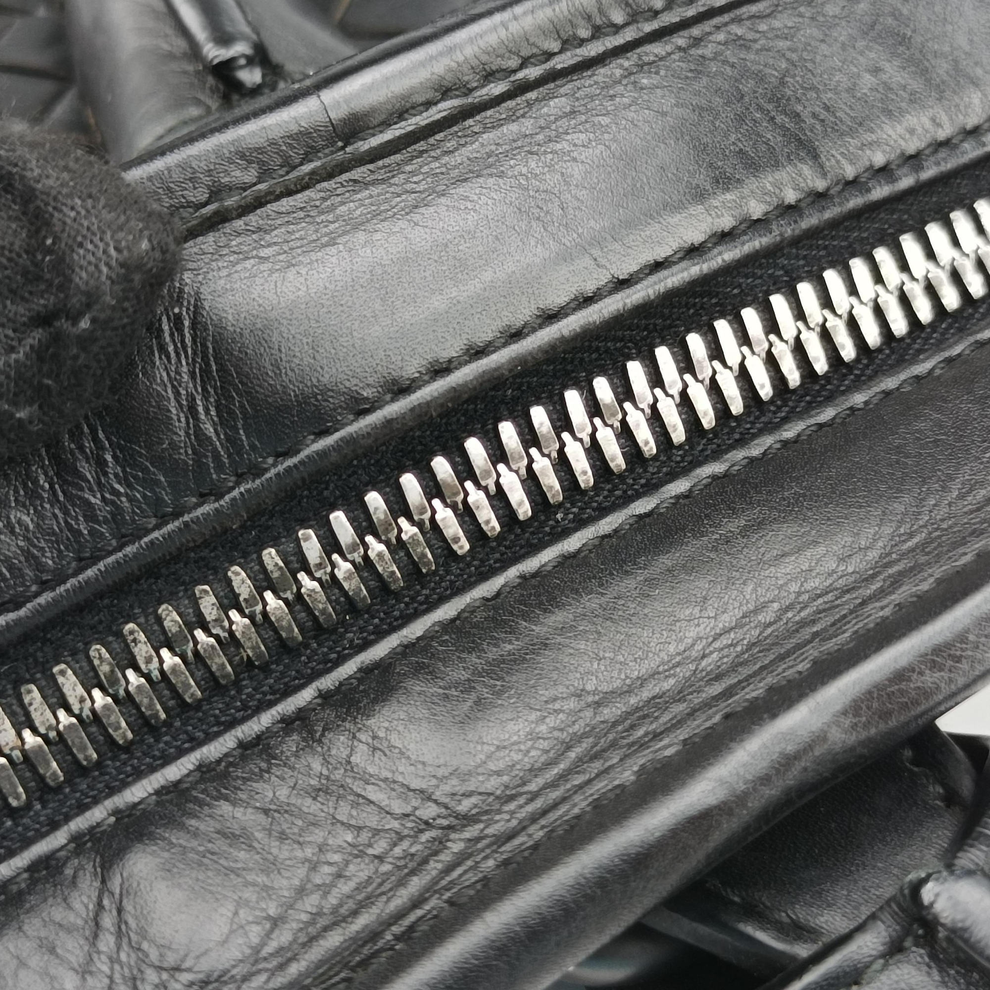 Pre-owned Bottega Veneta Intrecciato Black lambskin  shoulderbag | stylenewstar