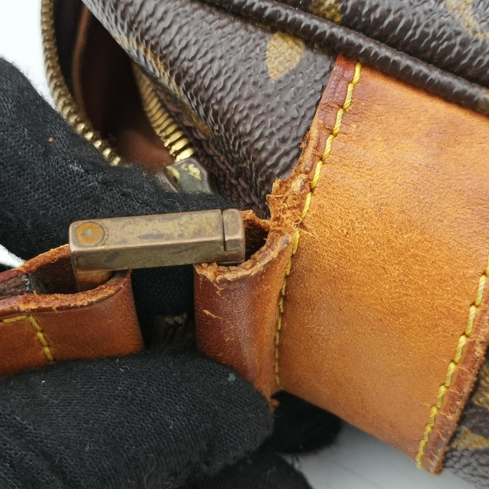 Vintage Louis Vuitton Sac Bosphore brown Monogram Canvas M40043 shoulderbag | stylenewstar