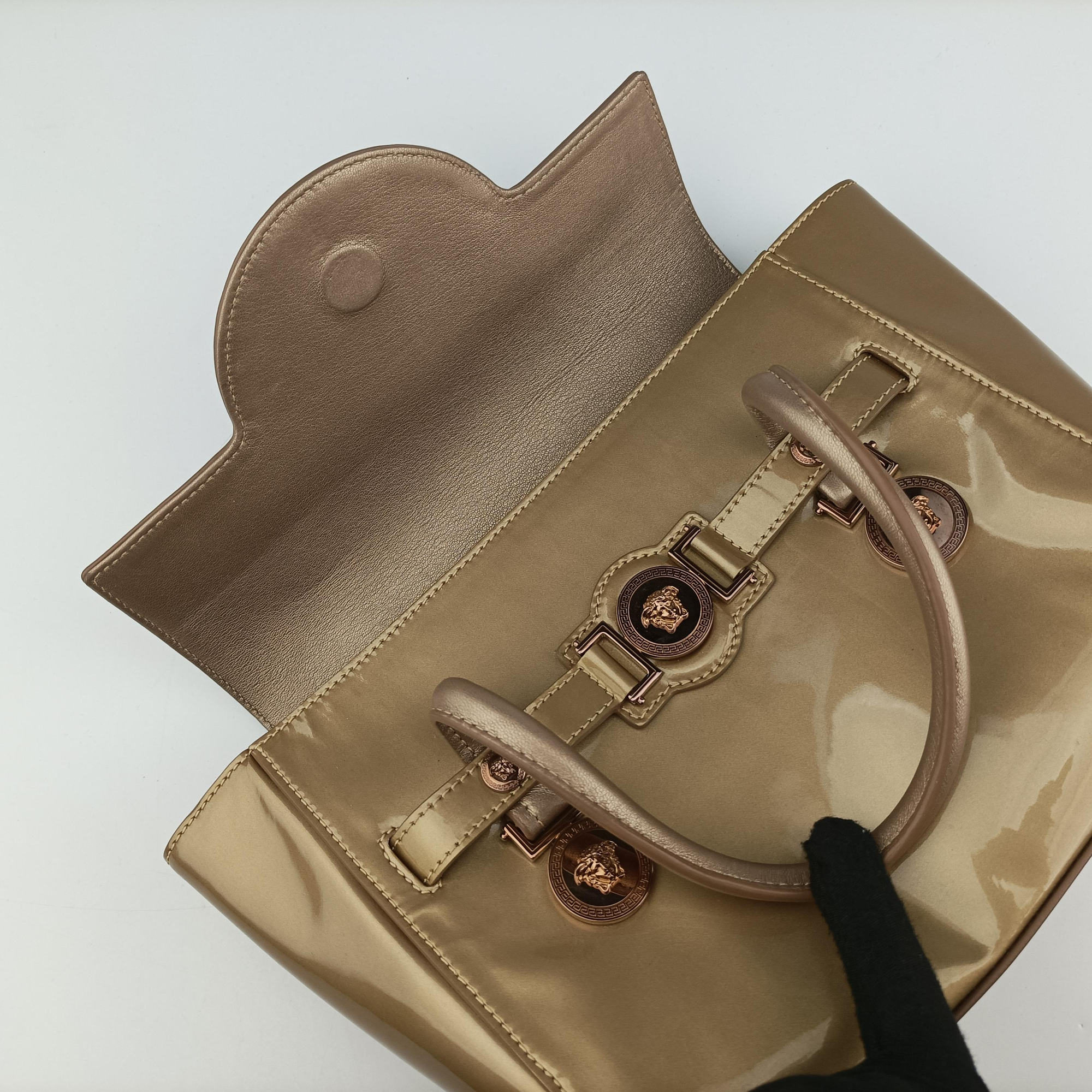 Pre-owned VERSACE Medusa Golden Patent x Leather  shoulderbag | stylenewstar