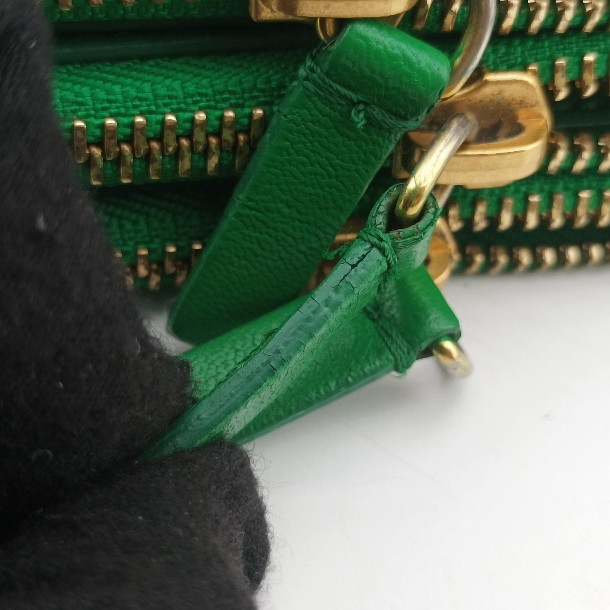 Pre-owned Celine TRIO Green Leather  shoulderbag | stylenewstar