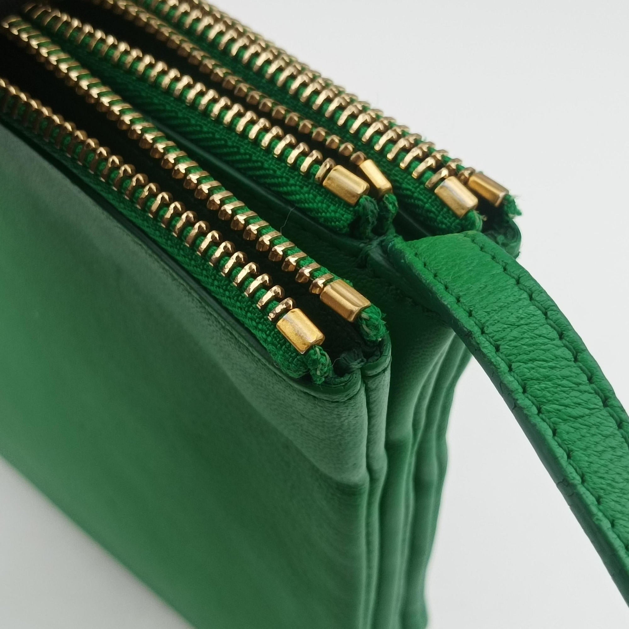 Pre-owned Celine TRIO Green Leather  shoulderbag | stylenewstar