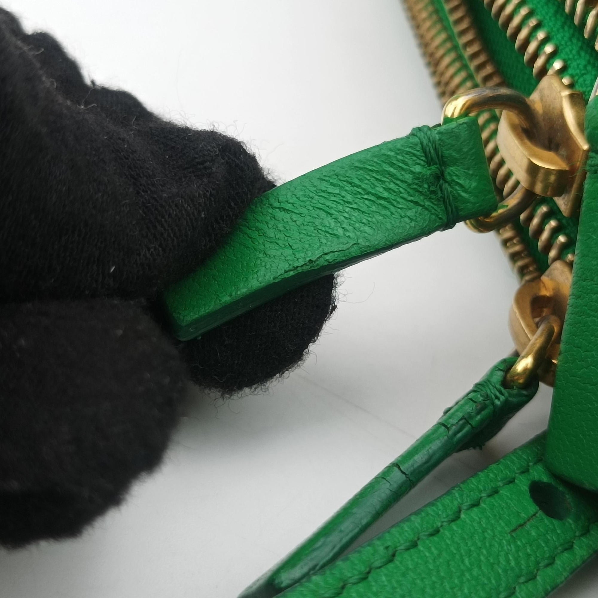 Pre-owned Celine TRIO Green Leather  shoulderbag | stylenewstar