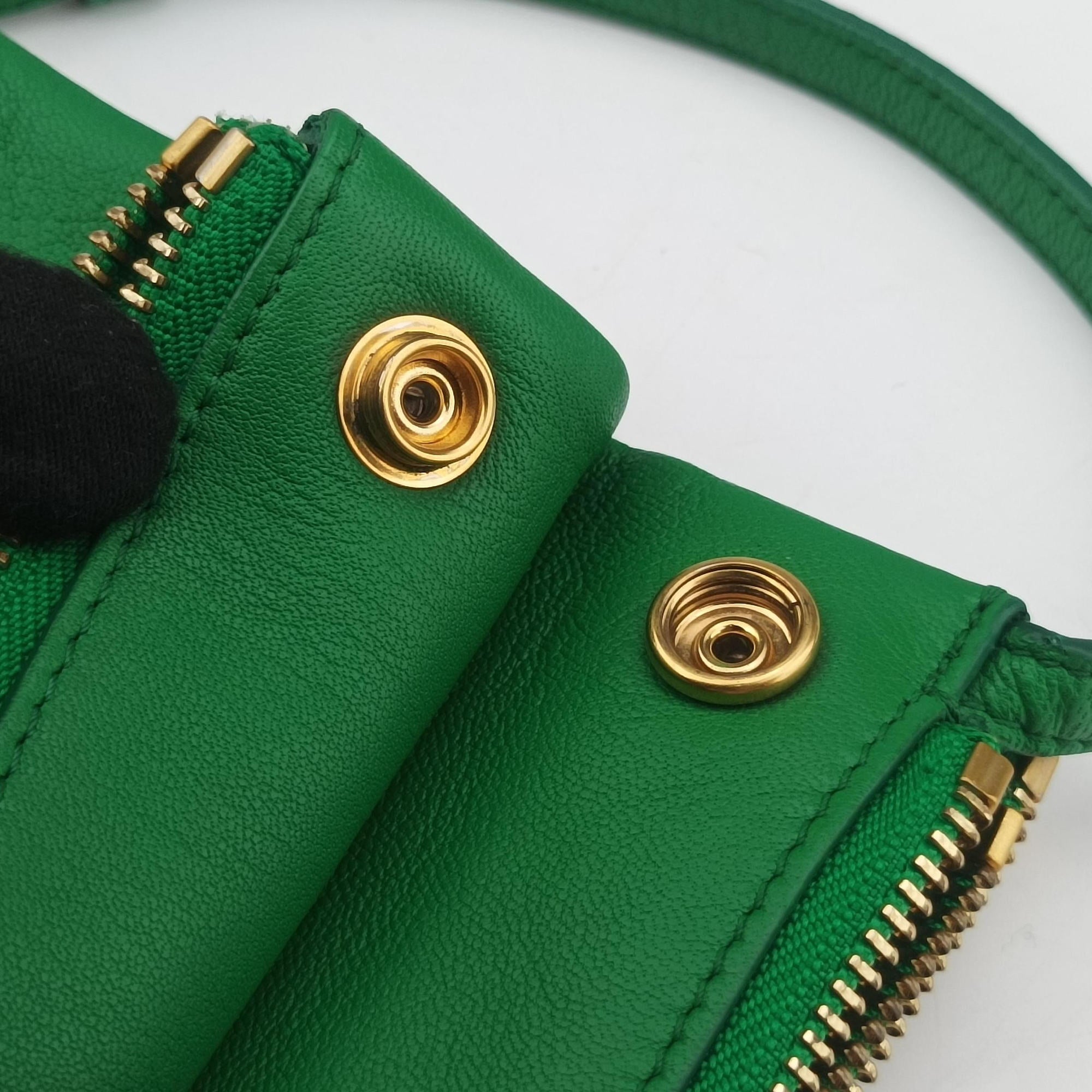 Pre-owned Celine TRIO Green Leather  shoulderbag | stylenewstar
