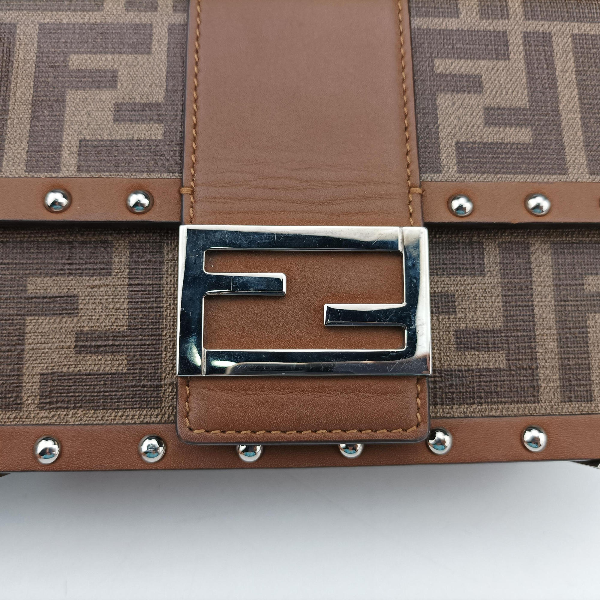 Pre-owned Fendi Zucca Trunk Brown PVC coated canvas×Leather 7VA507 shoulderbag | stylenewstar