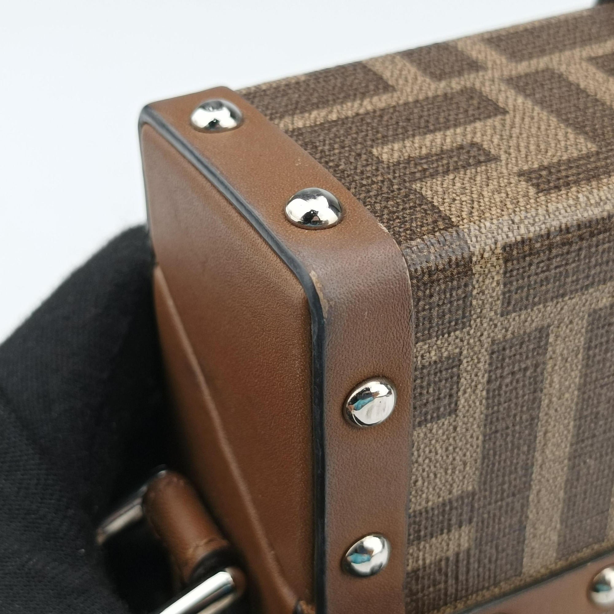 Pre-owned Fendi Zucca Trunk Brown PVC coated canvas×Leather 7VA507 shoulderbag | stylenewstar