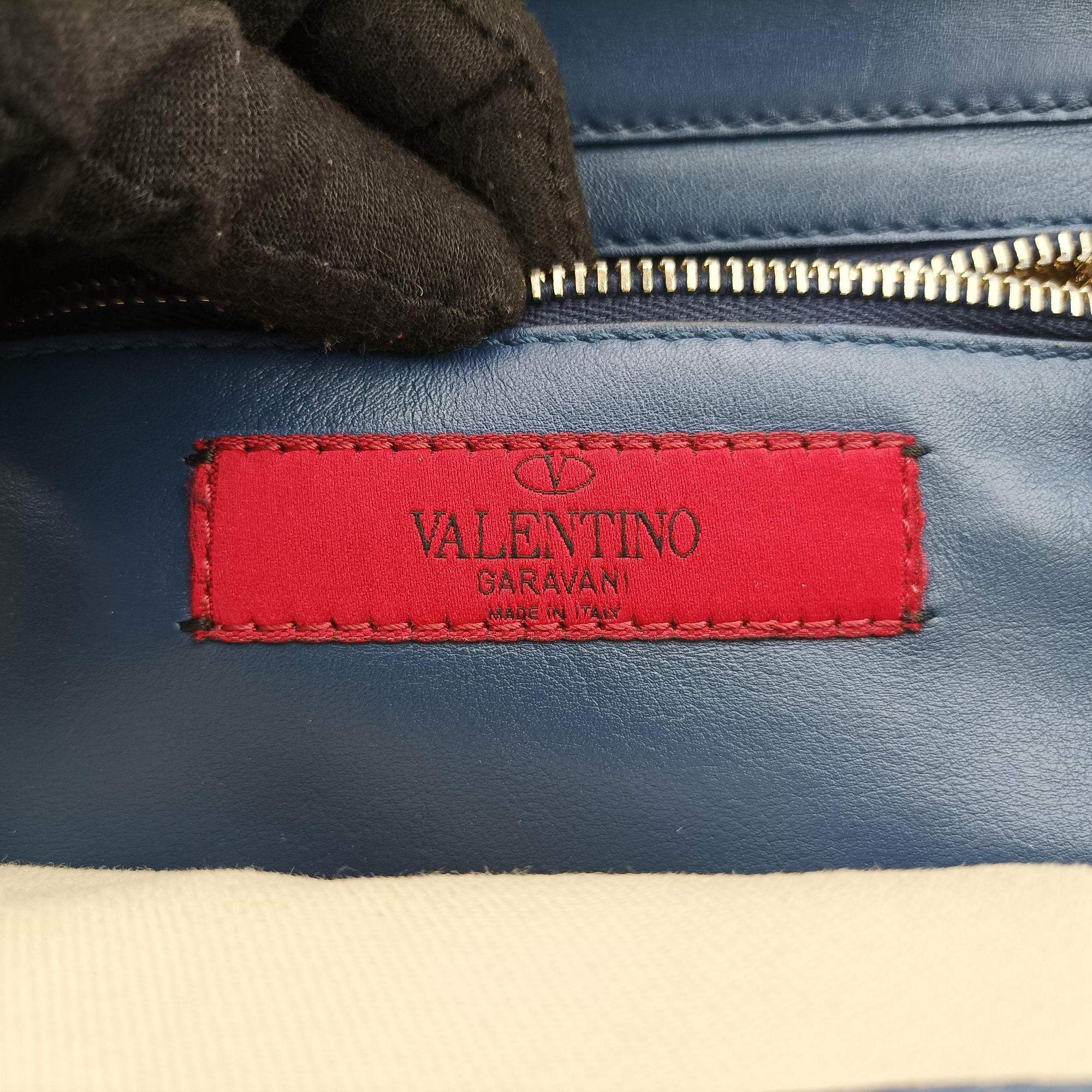 Pre-owned Valentino Rockstud Navy Leather  shoulderbag | stylenewstar