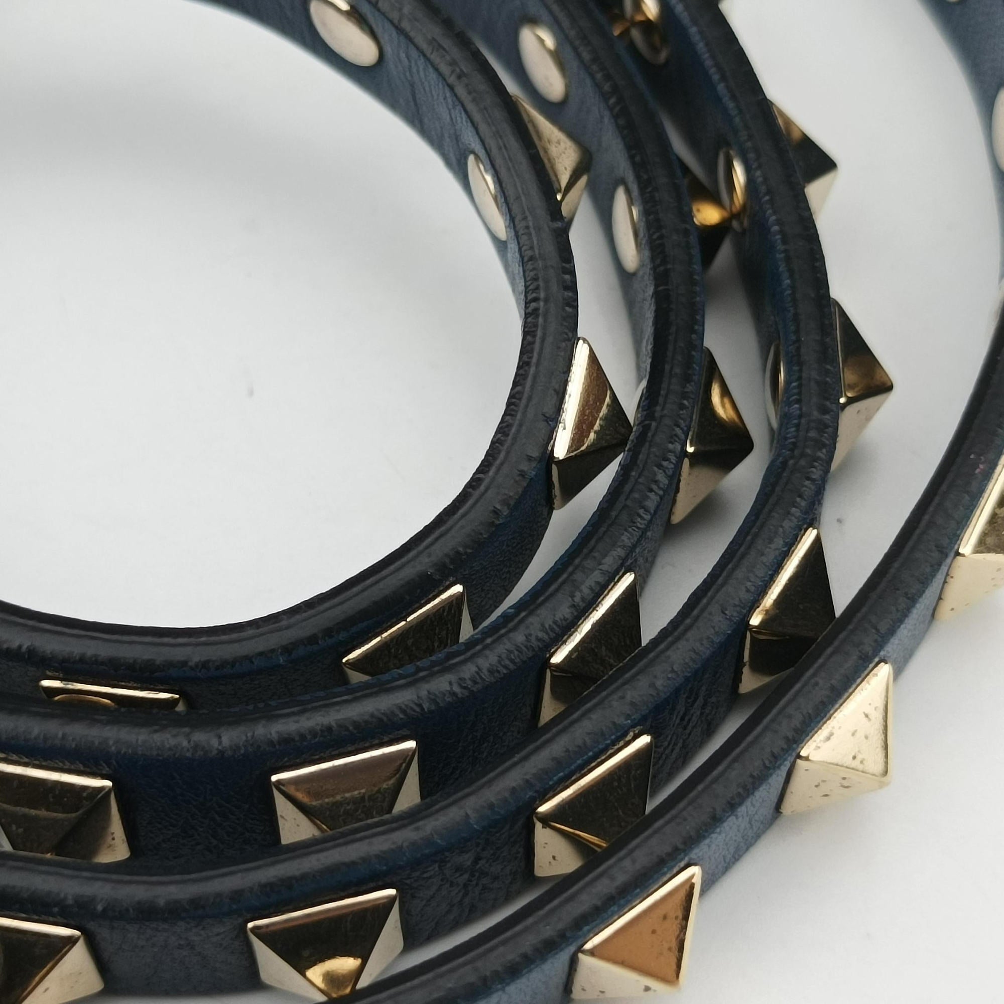 Pre-owned Valentino Rockstud Navy Leather  shoulderbag | stylenewstar
