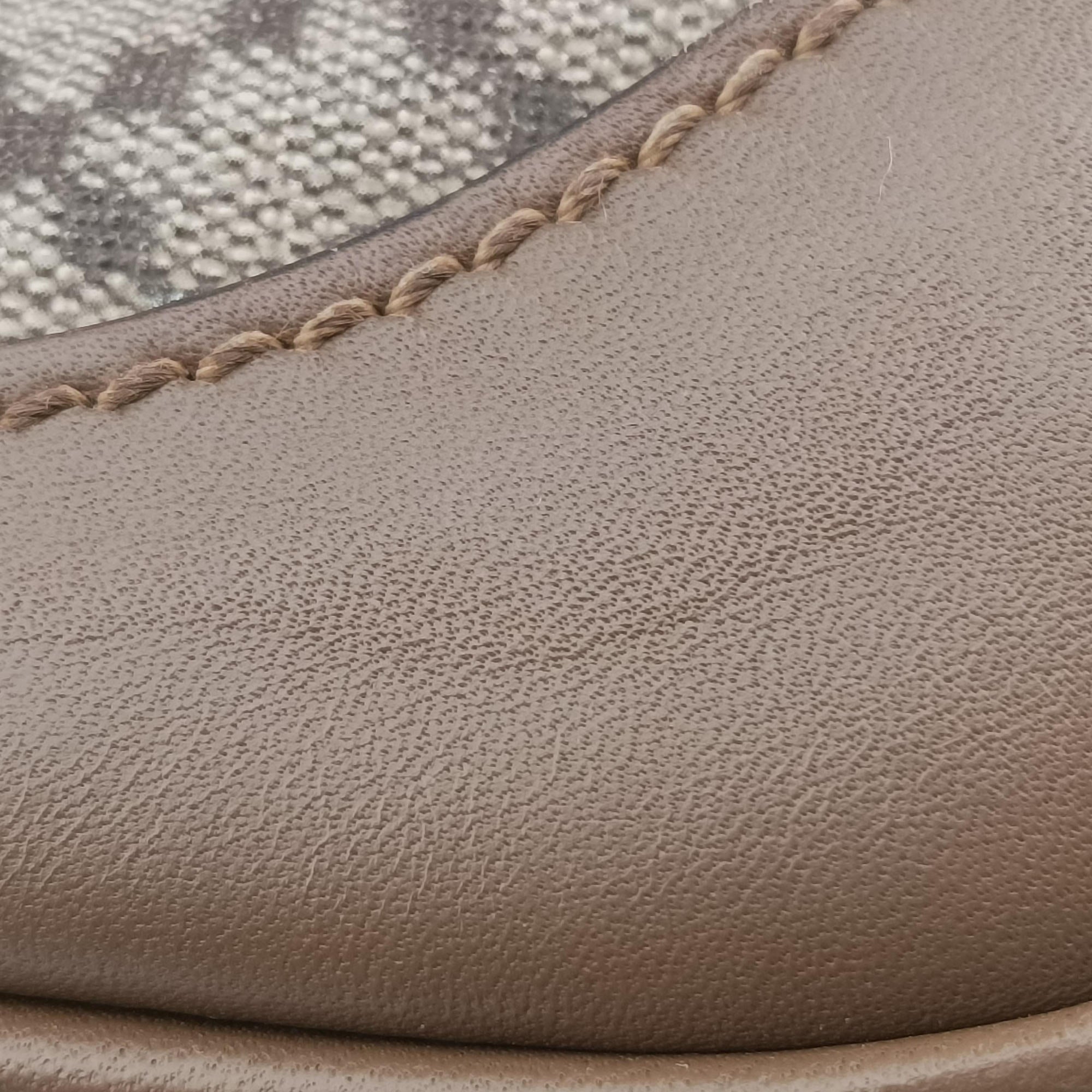 Pre-owned Gucci Diamante business Brown PVC coated canvas×Leather 267898 handbag | stylenewstar