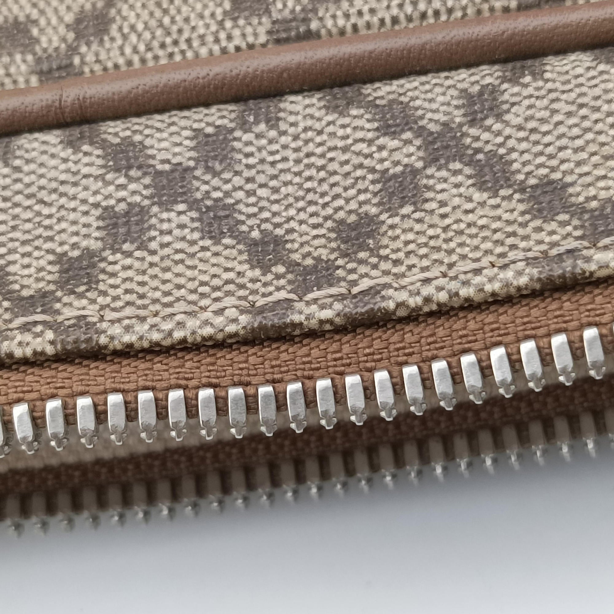 Pre-owned Gucci Diamante business Brown PVC coated canvas×Leather 267898 handbag | stylenewstar