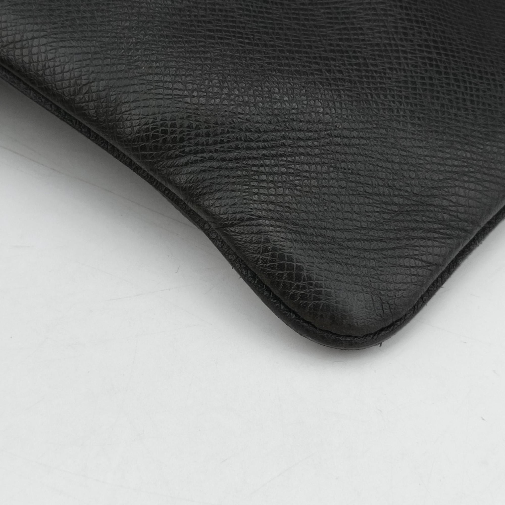 Vintage Louis Vuitton SASHA Grey TAIGA M32630 shoulderbag | stylenewstar