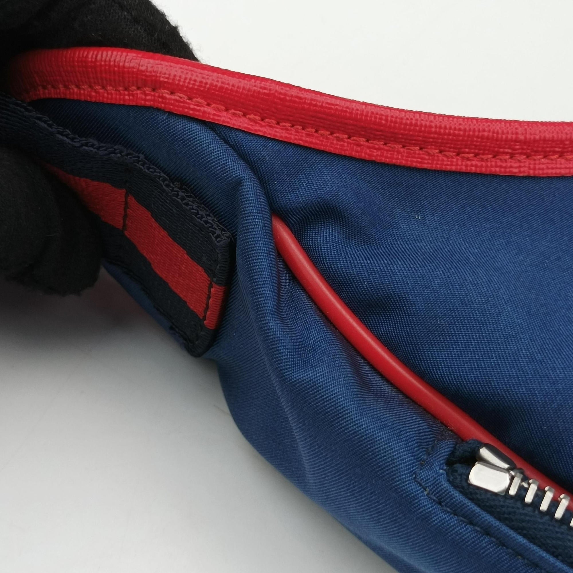 Vintage Gucci kids half moon bag Blue×Red nylon 611686 shoulderbag | stylenewstar