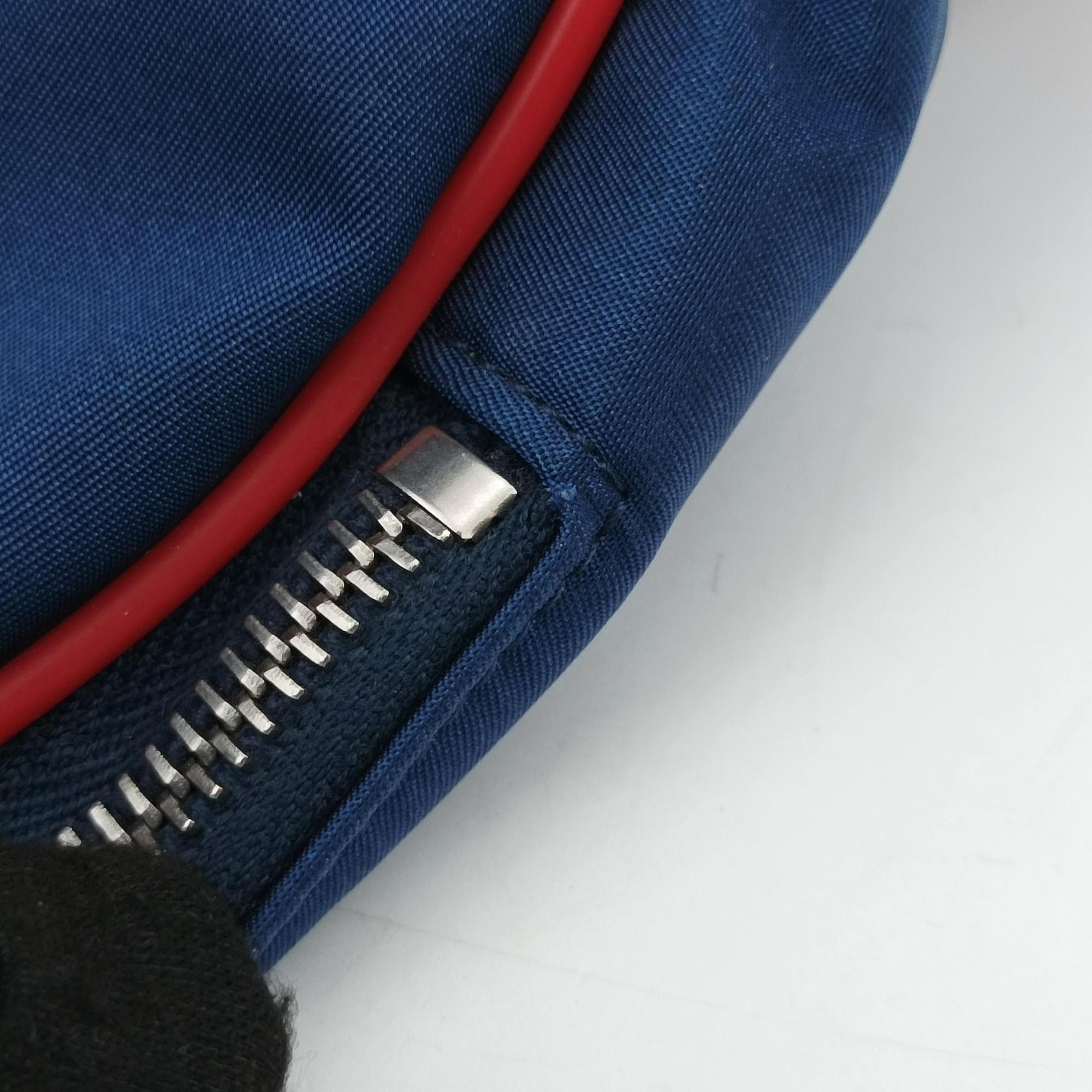 Vintage Gucci kids half moon bag Blue×Red nylon 611686 shoulderbag | stylenewstar