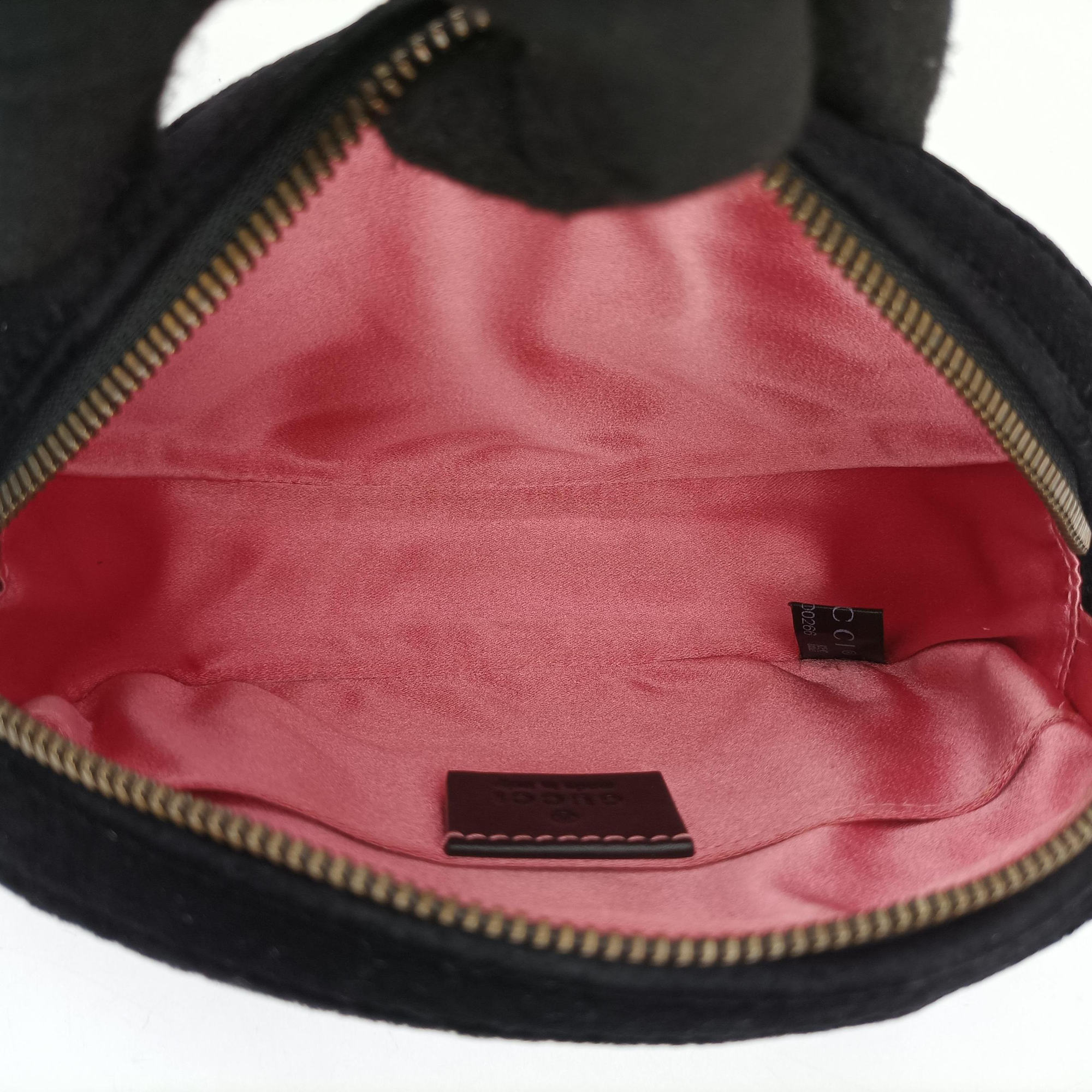 Pre-owned Gucci GG Marmont Black velour 476484 bum bag/waist bag | stylenewstar