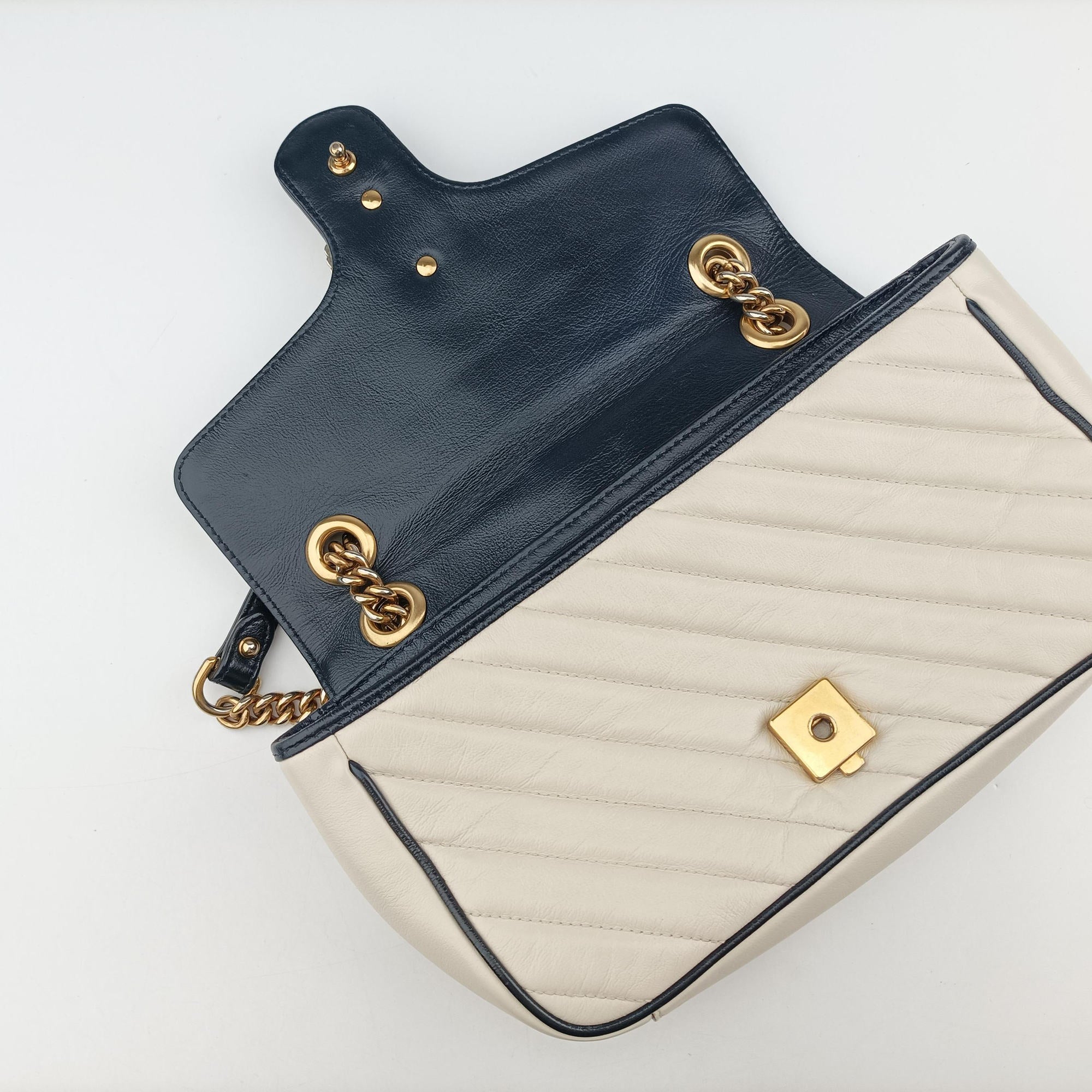 Pre-owned Gucci GG Marmont White×navy Leather 443497 shoulderbag | stylenewstar