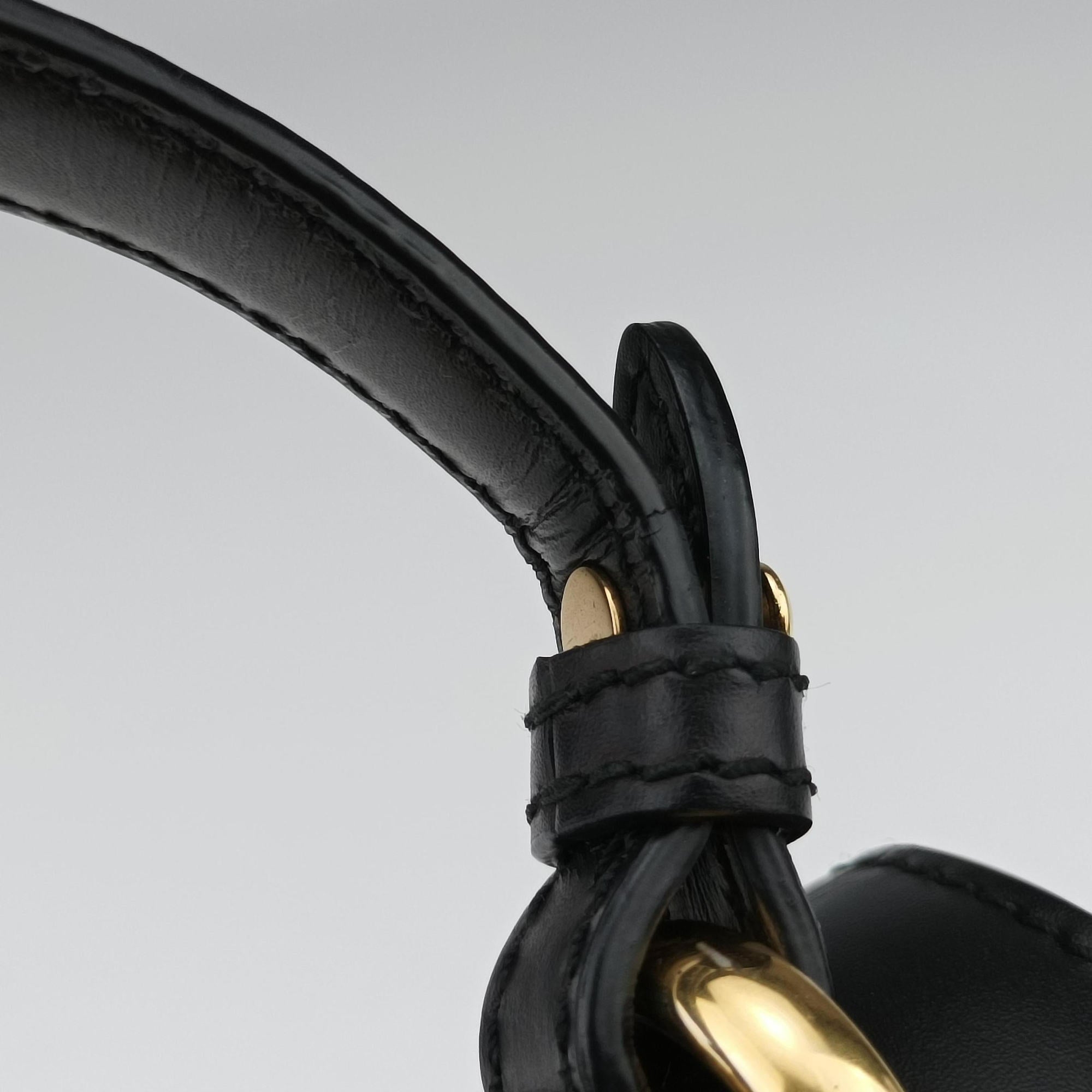 Pre-owned Gucci Sylvie Black Leather 470270 shoulderbag | stylenewstar