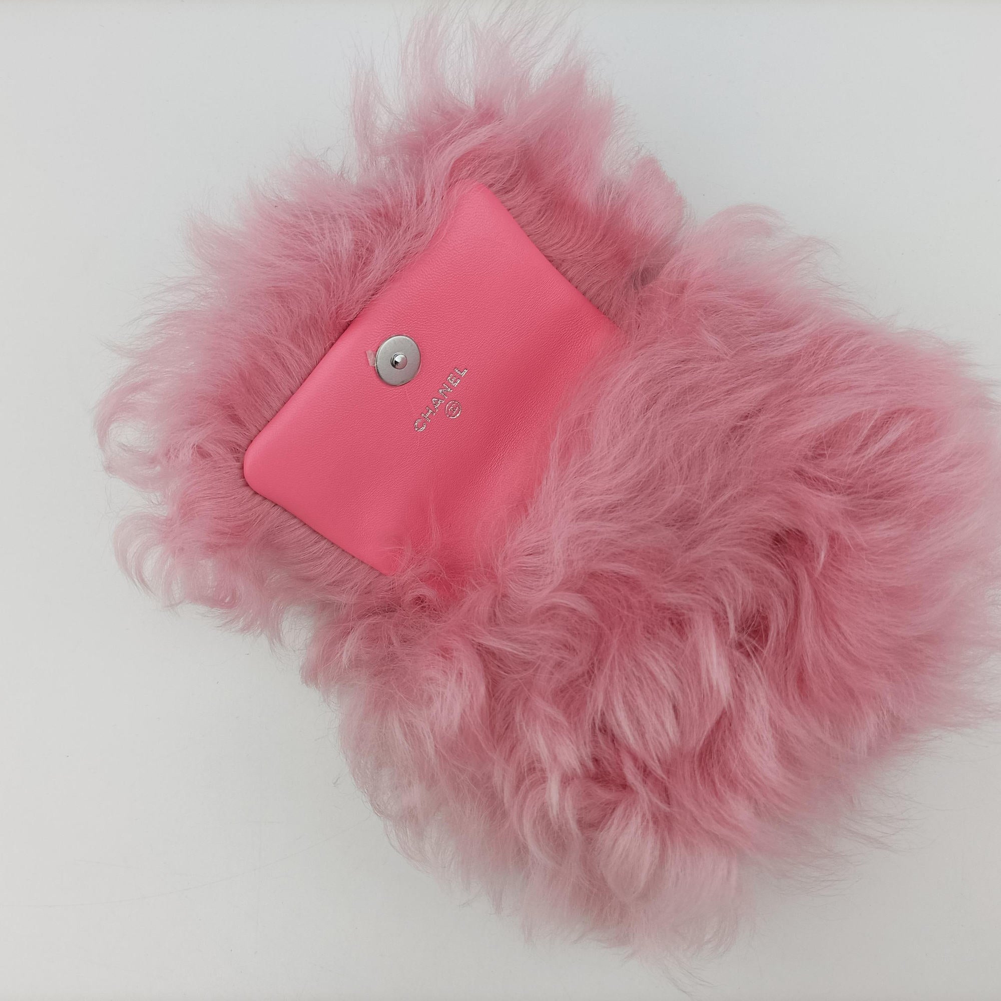 Vintage Chanel Shearling CC Hook Card Holder Pink wool AP2397 handbag | stylenewstar